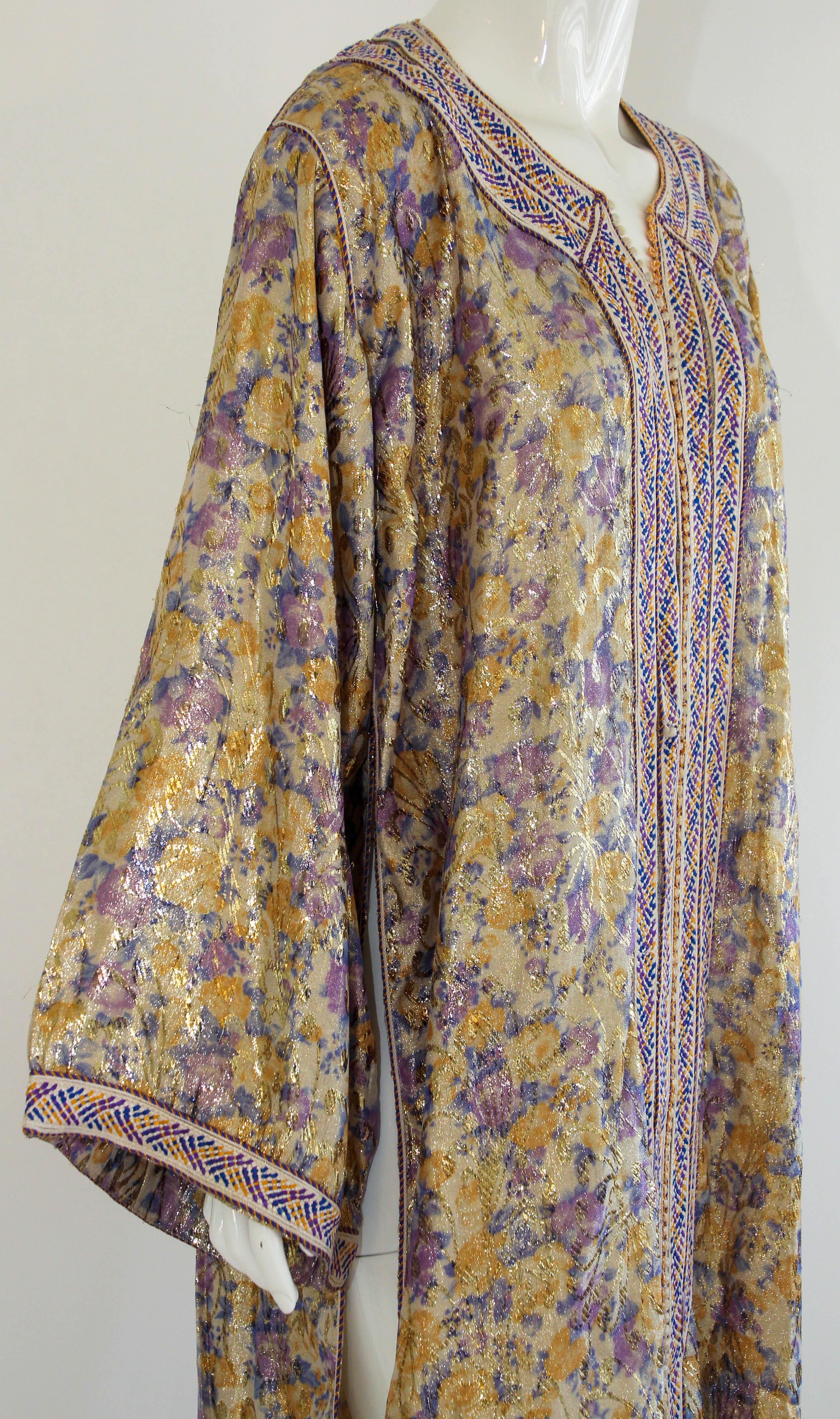 Moroccan Caftan Metallic Floral Silk Brocade Vintage Purple and Gold Kaftan For Sale 2
