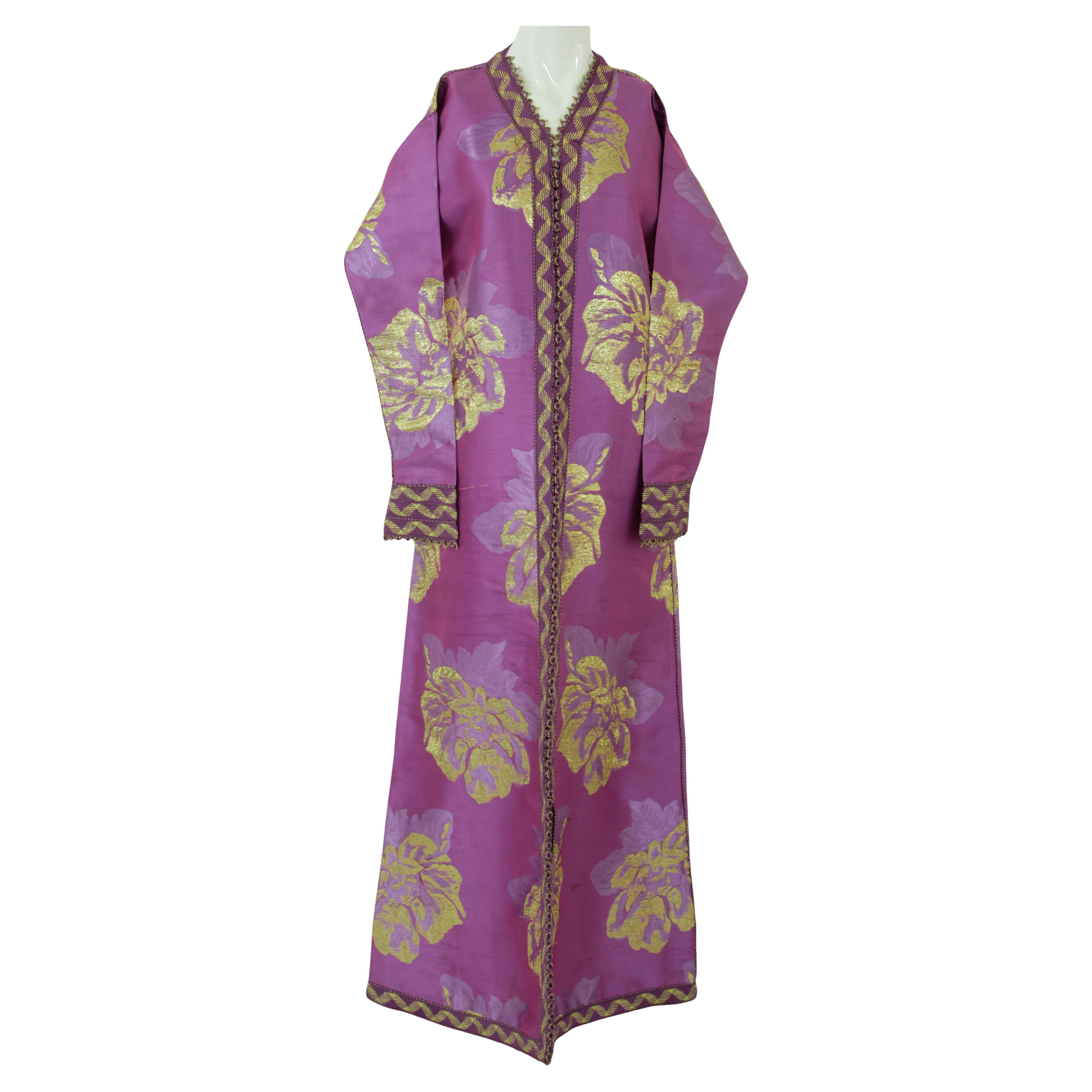Moroccan Caftan Pink and Gold Damask Embroidered Vintage Kaftan 1960s For Sale