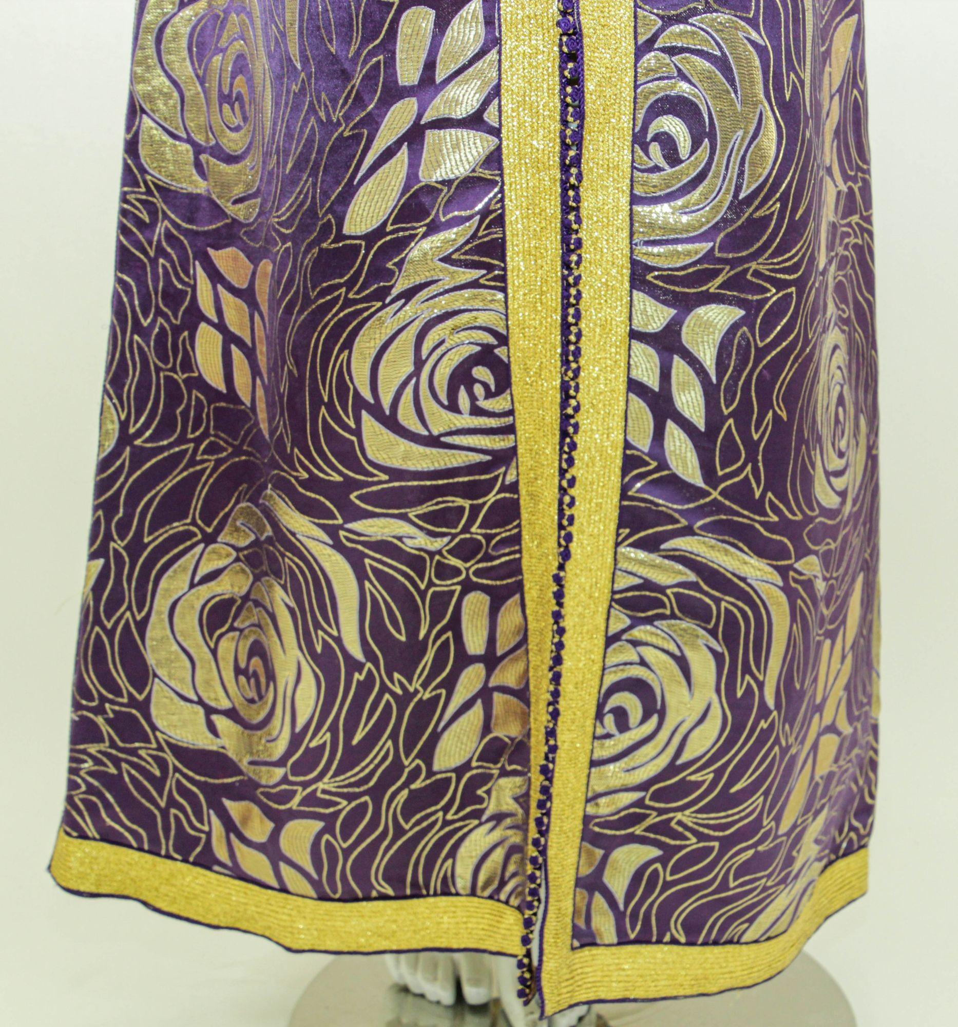 Marokkanischer Kaftan im Vintage-Stil, lila und goldener Damast, bestickt, 1960er Jahre im Angebot 4