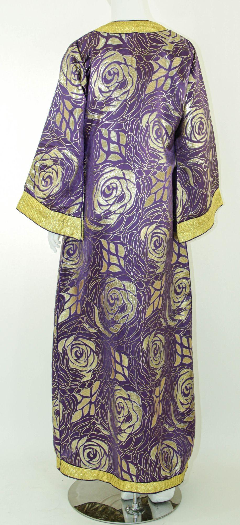 Marokkanischer Kaftan im Vintage-Stil, lila und goldener Damast, bestickt, 1960er Jahre im Angebot 7