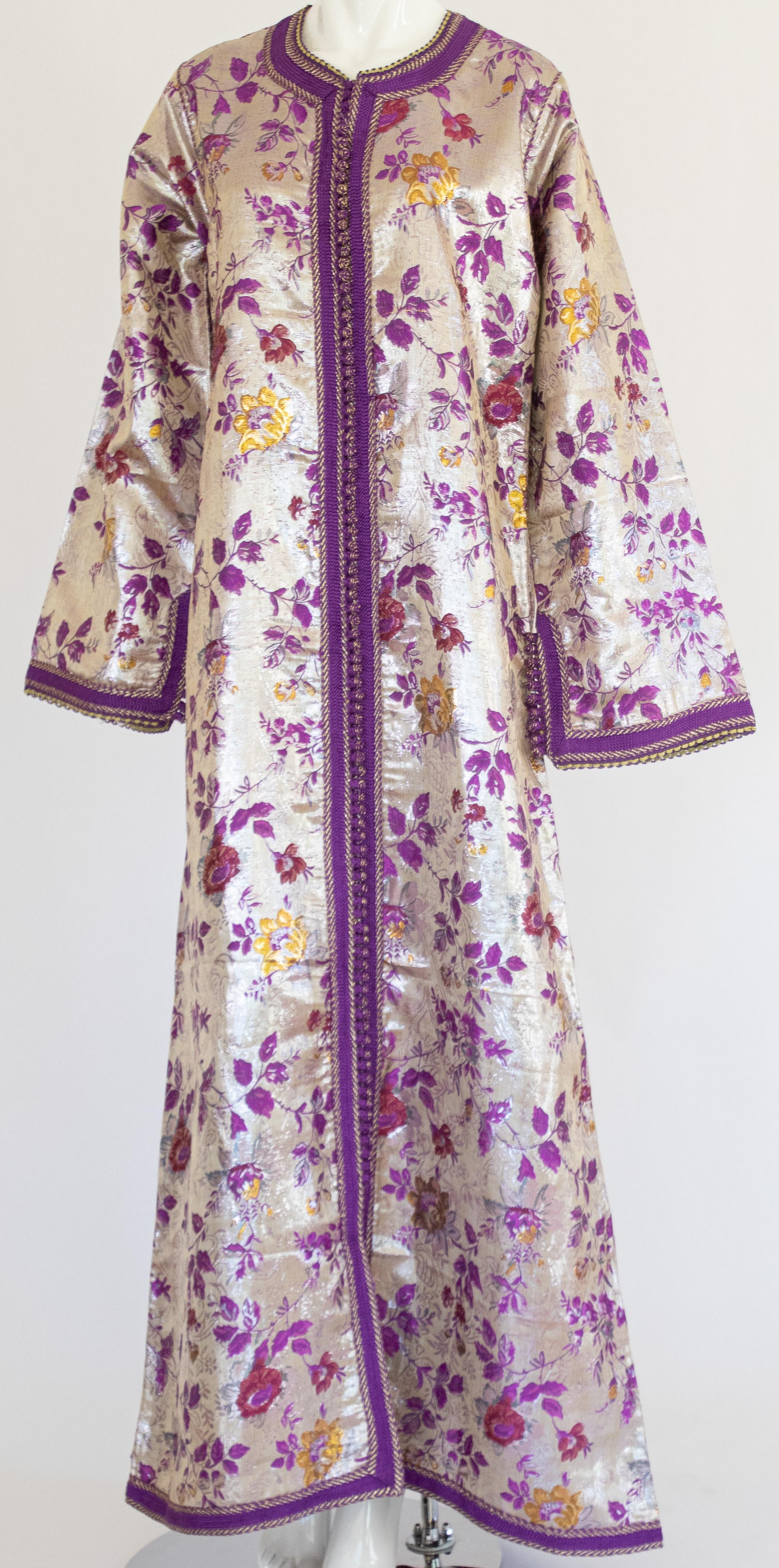 Moroccan Caftan Purple and Silver Damask Embroidered, Vintage, 1960s For Sale 7