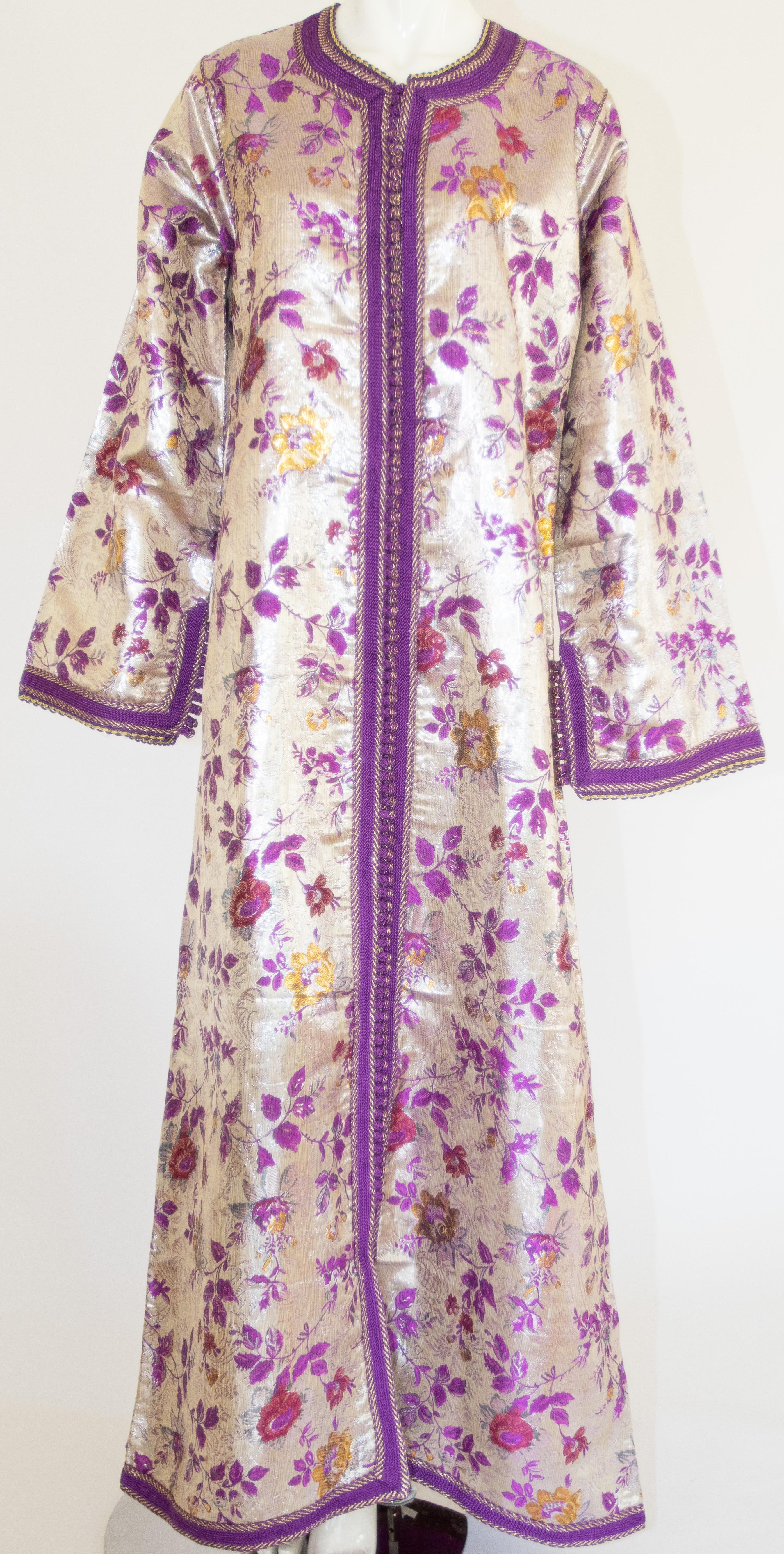 Beige Moroccan Caftan Purple and Silver Damask Embroidered, Vintage, 1960s For Sale