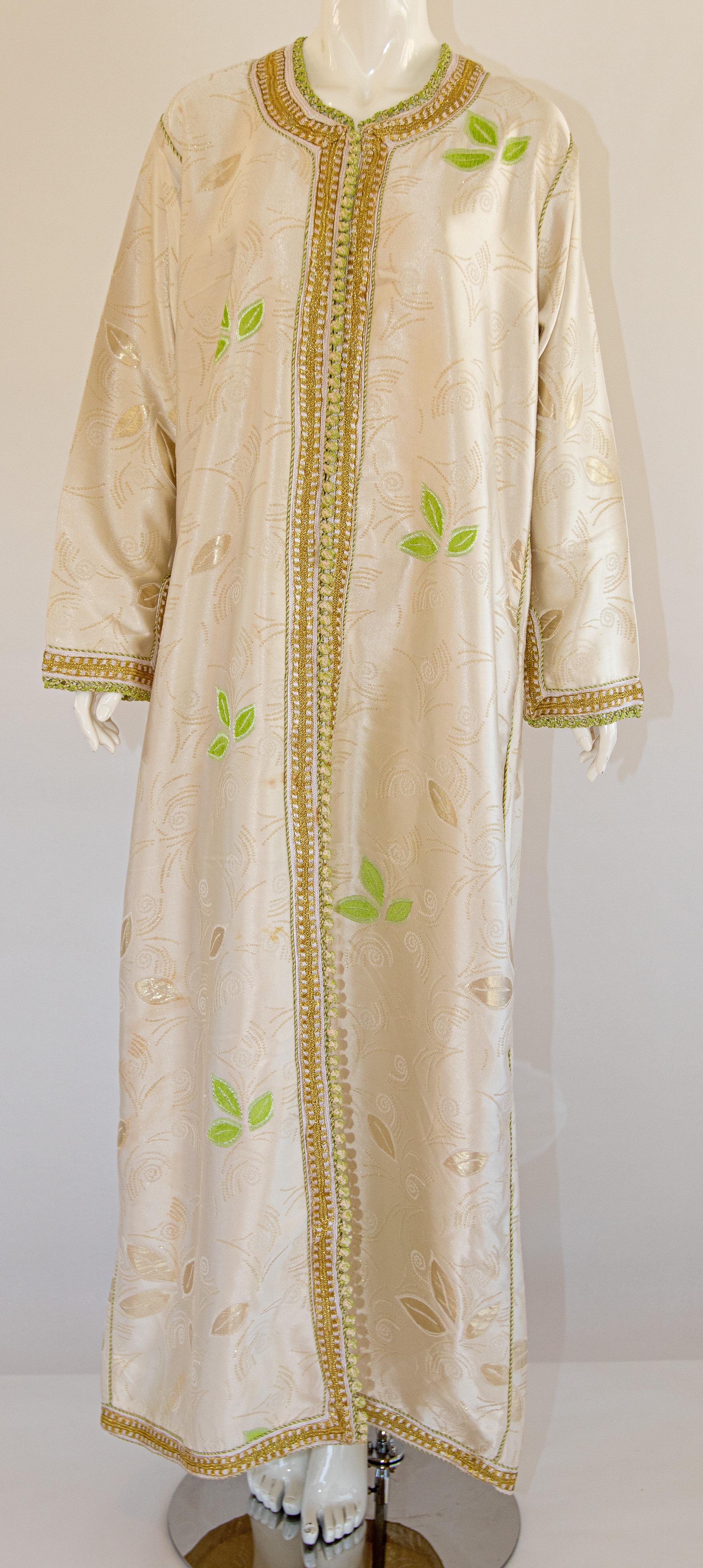 Marokkanischer Kaftan aus Seidenbrokat im Vintage-Stil  (Beige) im Angebot