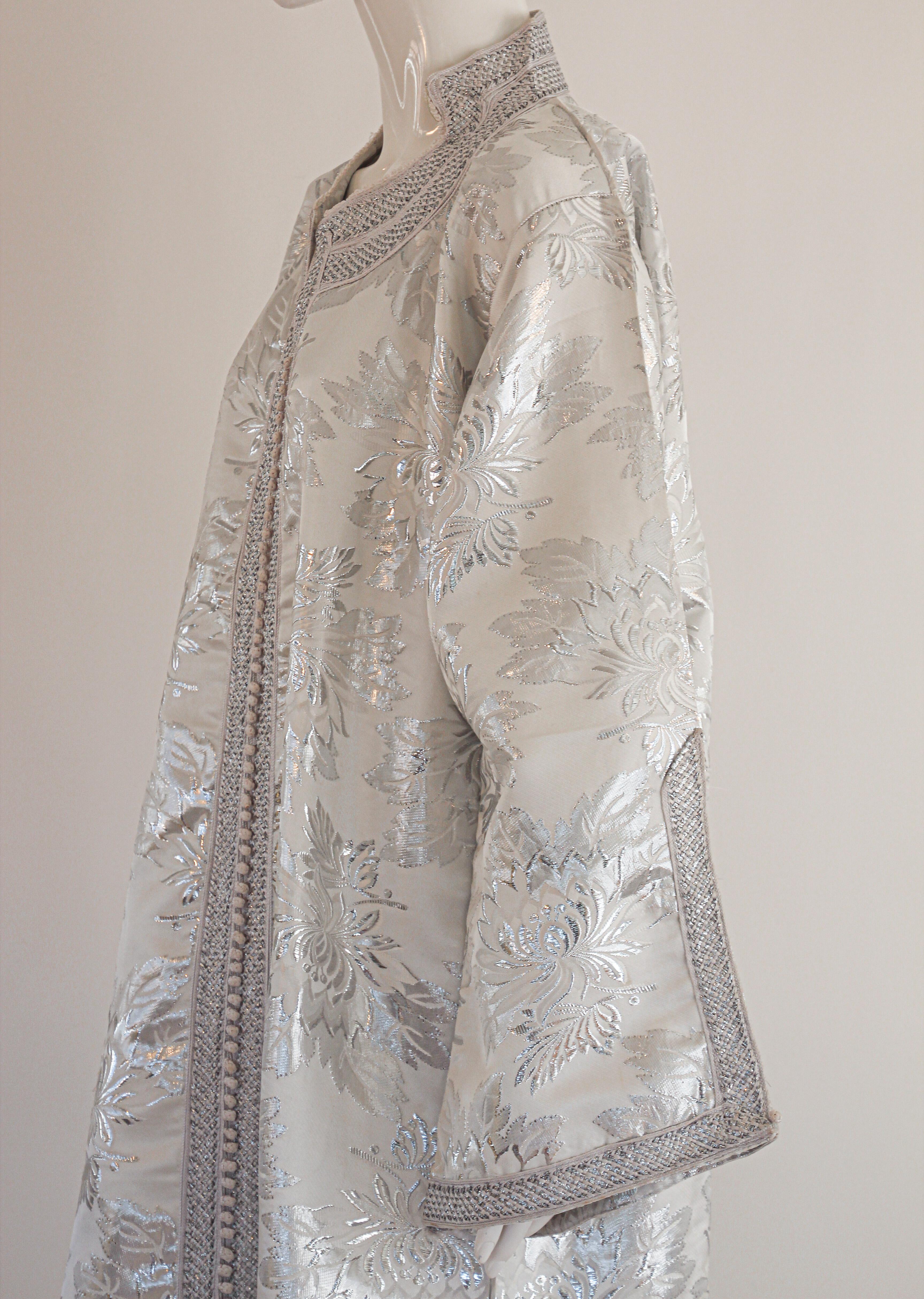 Moroccan Caftan Silver Damask Embroidered, Vintage, 1960s 10