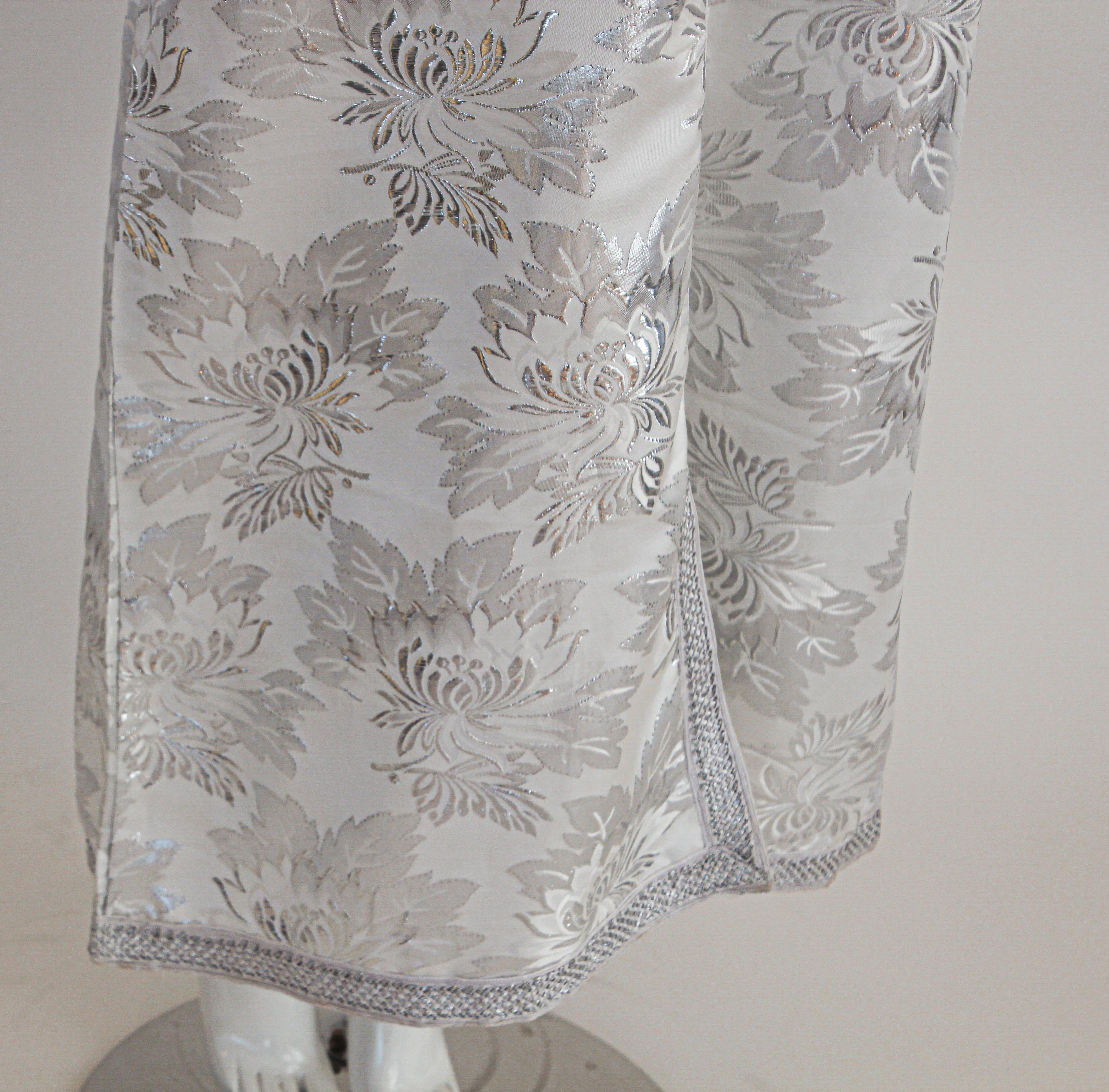 Moroccan Caftan Silver Damask Embroidered, Vintage, 1960s 3