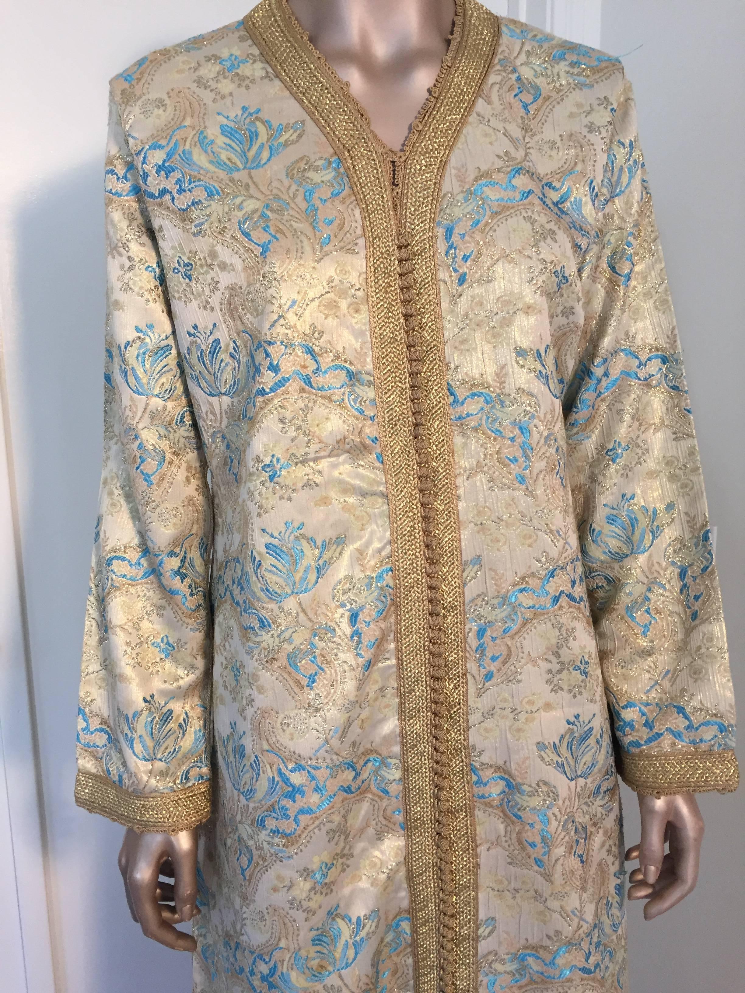 Moroccan Caftan, Turquoise and Gold Brocade Kaftan Size Medium In Good Condition For Sale In North Hollywood, CA