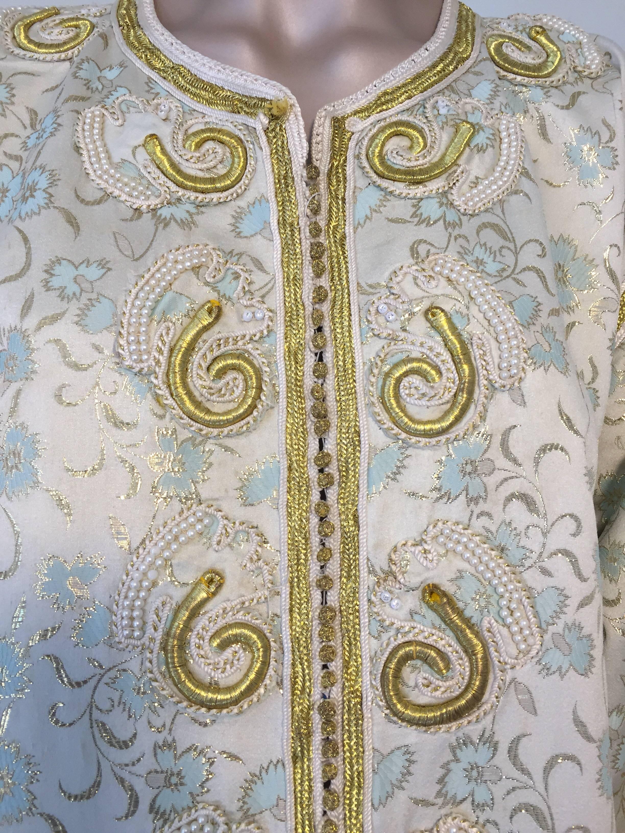 Women's Moroccan Caftan, White Floral Brocade Kaftan Embroidered with Gold Threads For Sale