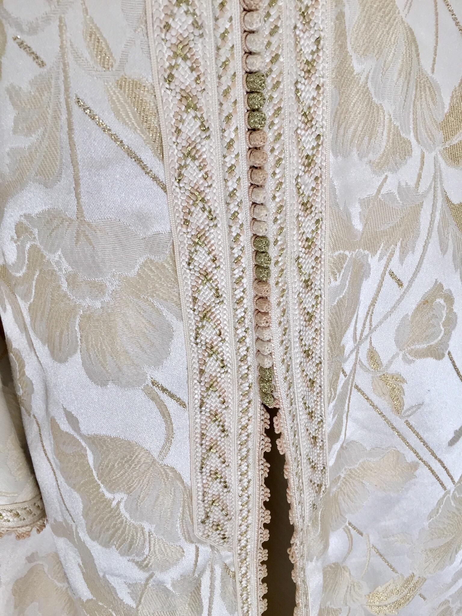 Moroccan Caftan White Ivory and Gold Brocade Kaftan For Sale 2