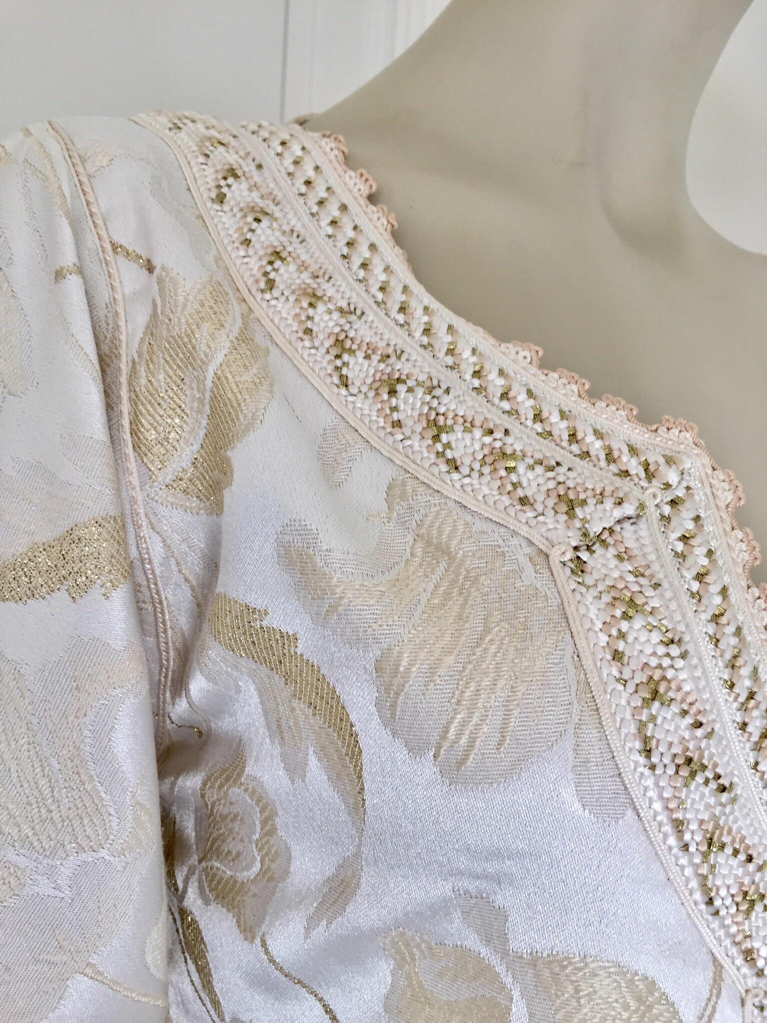 Caftano marocchino in broccato bianco, avorio e oro in vendita 6