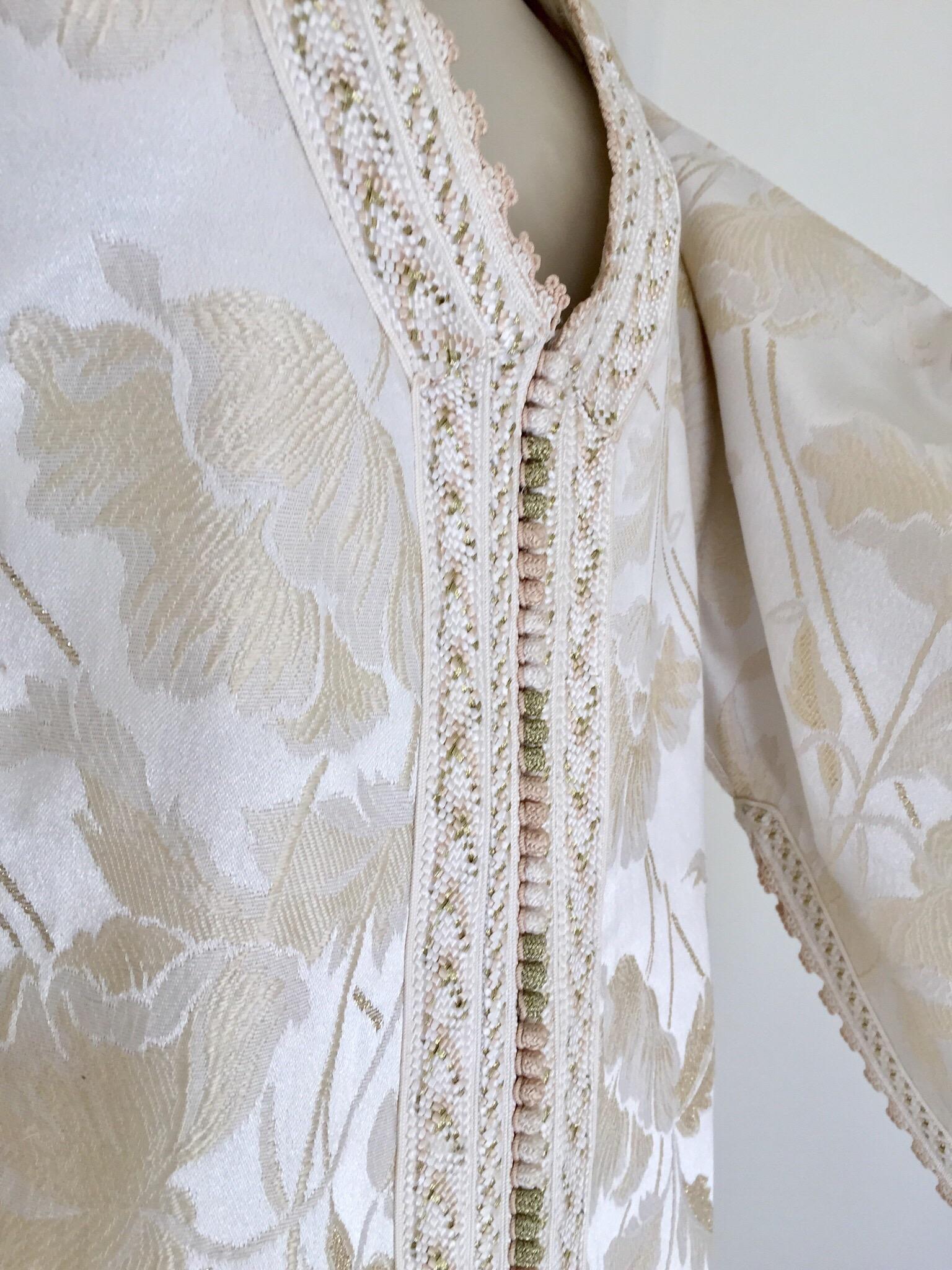Moroccan Caftan White Ivory and Gold Brocade Kaftan For Sale 2