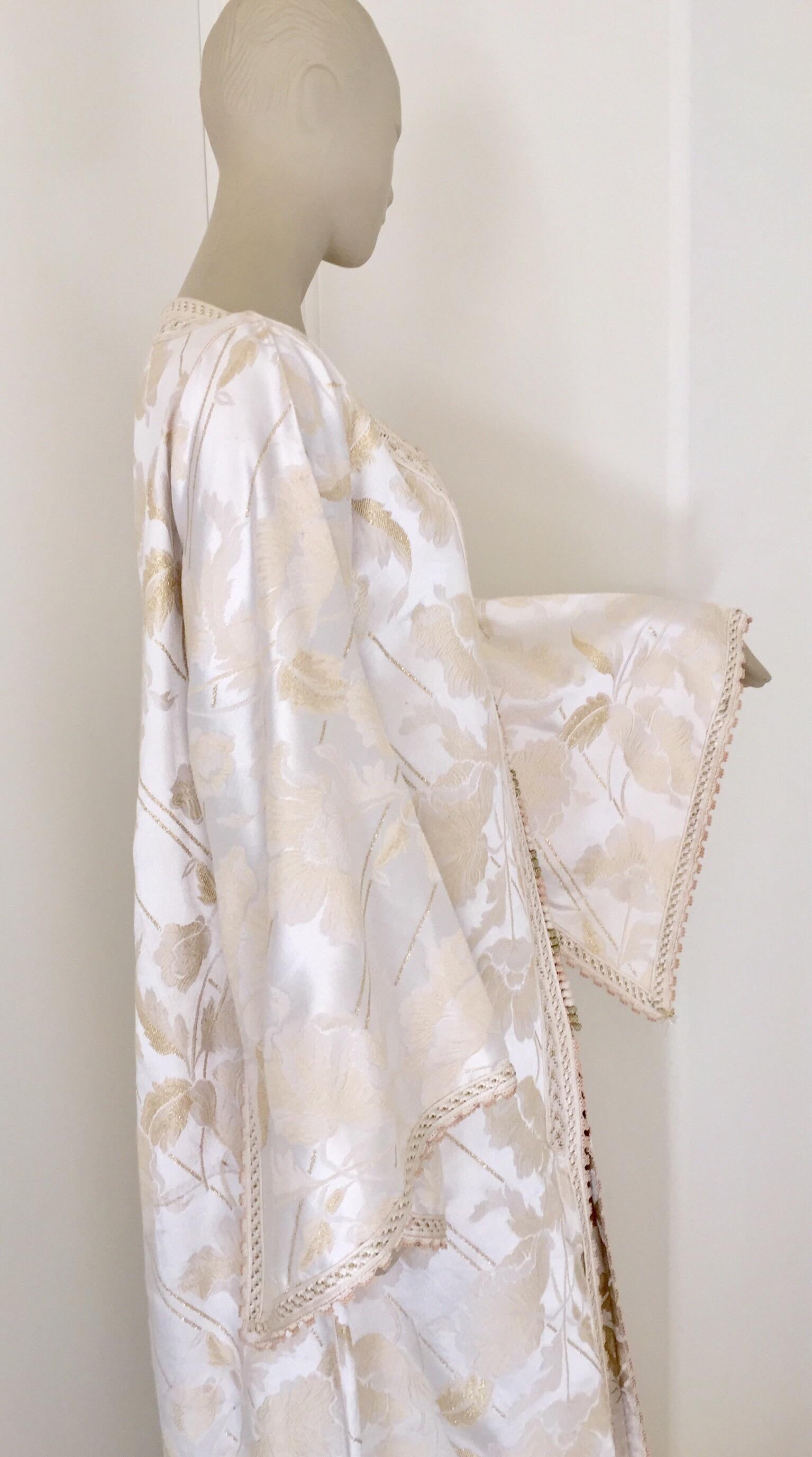 Moroccan Caftan White Ivory and Gold Brocade Kaftan For Sale 5