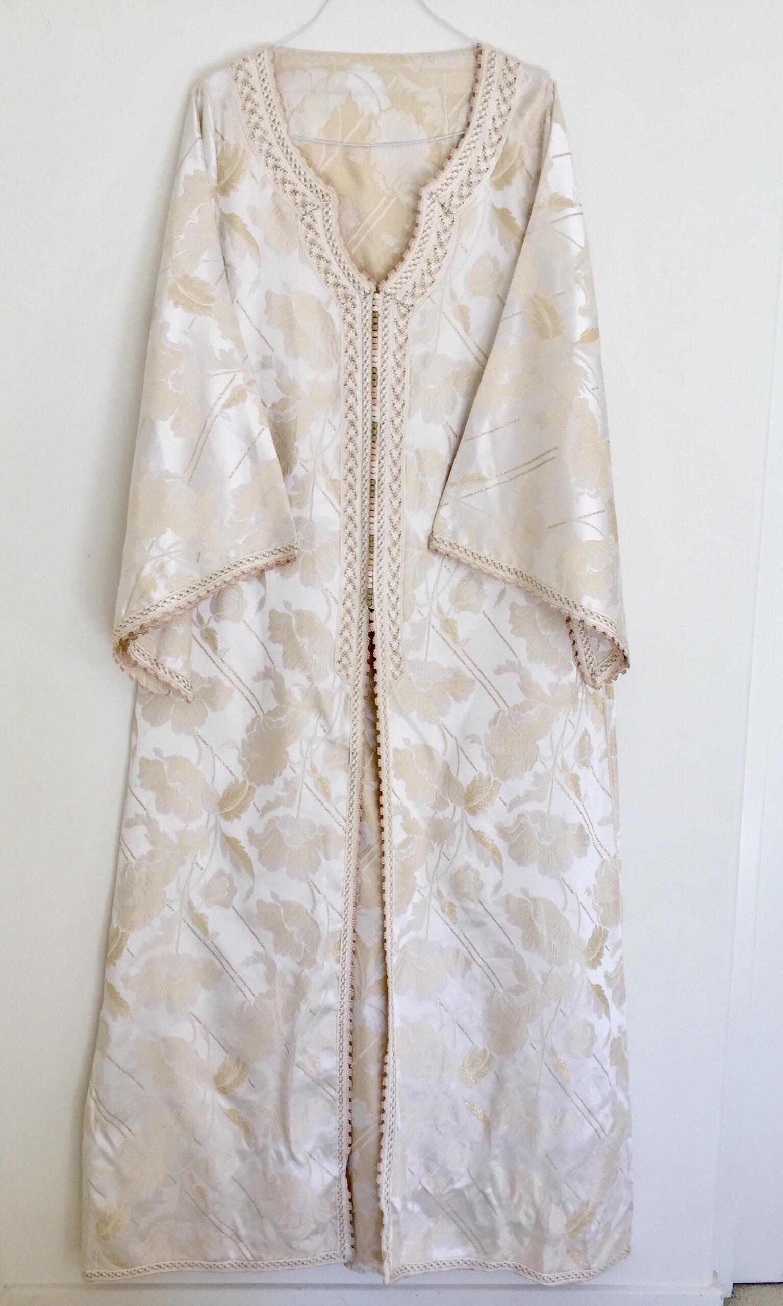 Moroccan Caftan White Ivory and Gold Brocade Kaftan For Sale 8
