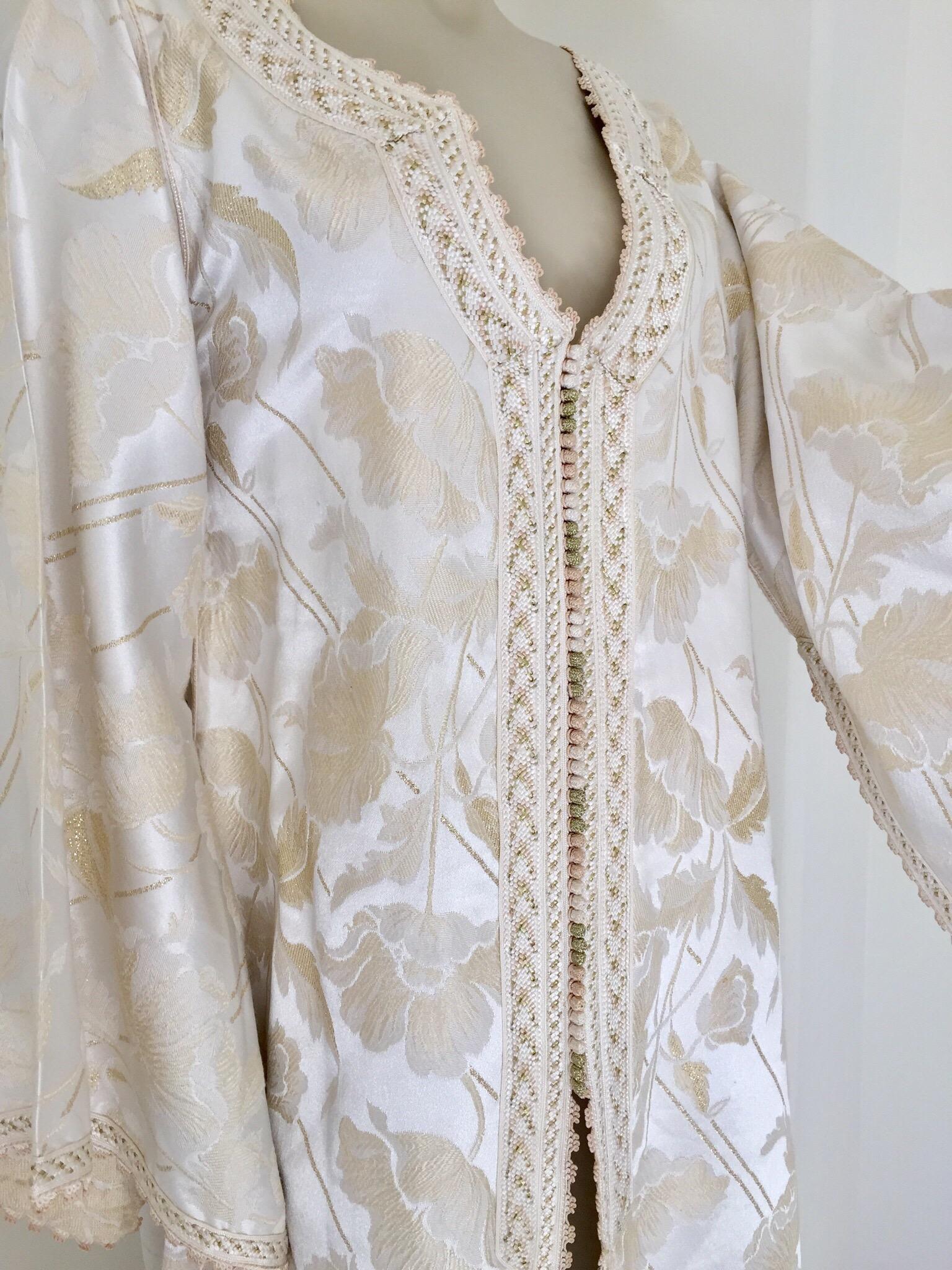Hand-Crafted Moroccan Caftan White Ivory and Gold Brocade Kaftan For Sale