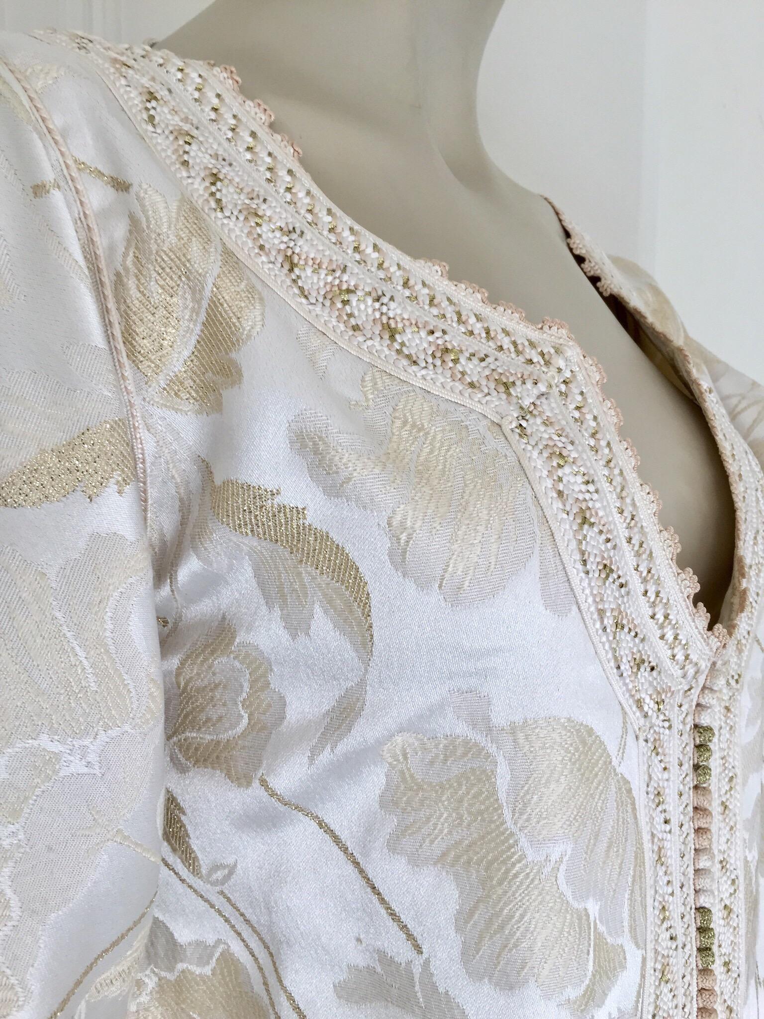 20th Century Moroccan Caftan White Ivory and Gold Brocade Kaftan For Sale