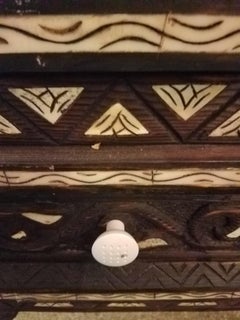 Mesa Consola Marroquí de Hueso de Camello e Incrustaciones Metálicas Estructura de Madera de Cedro