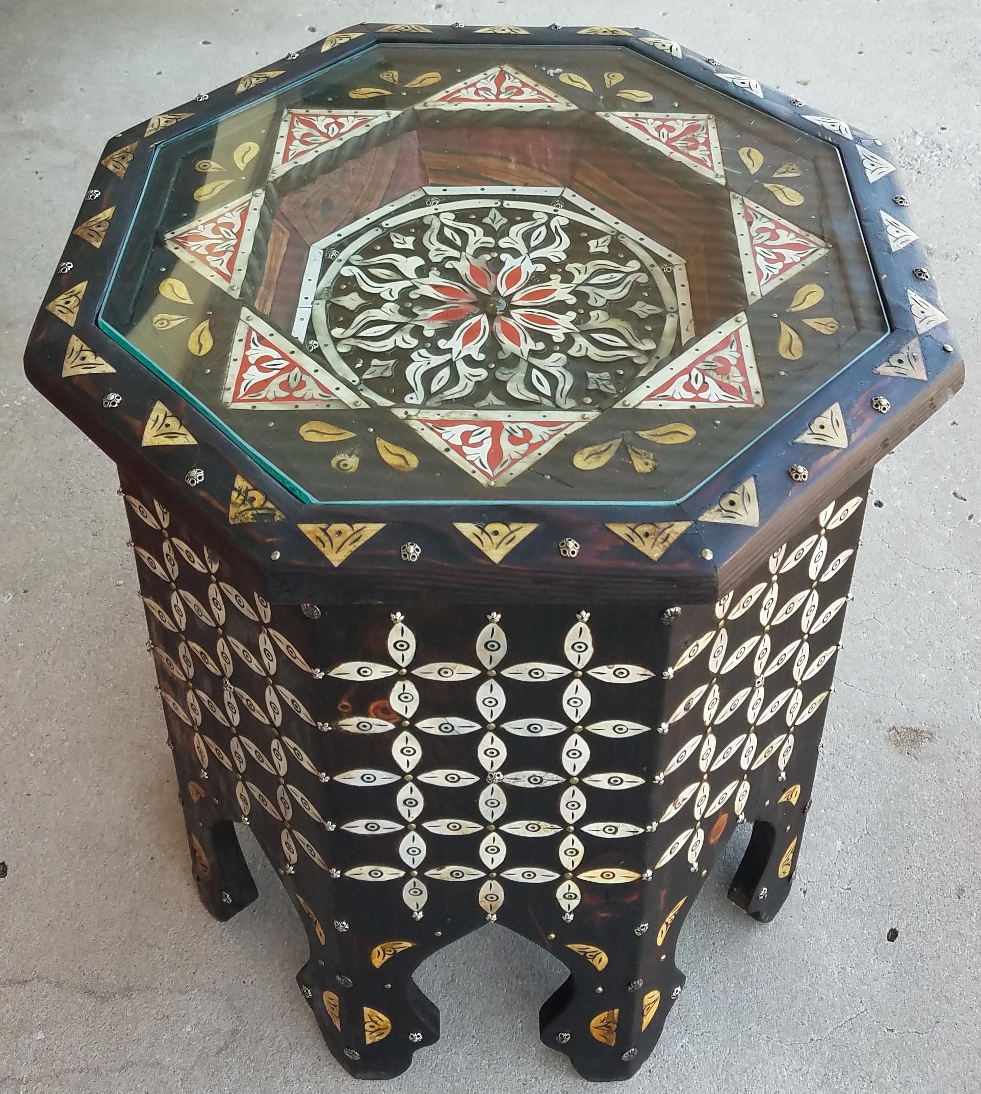 Moroccan Camel Bone and Metal Inlay End Table, Red Touch For Sale 1