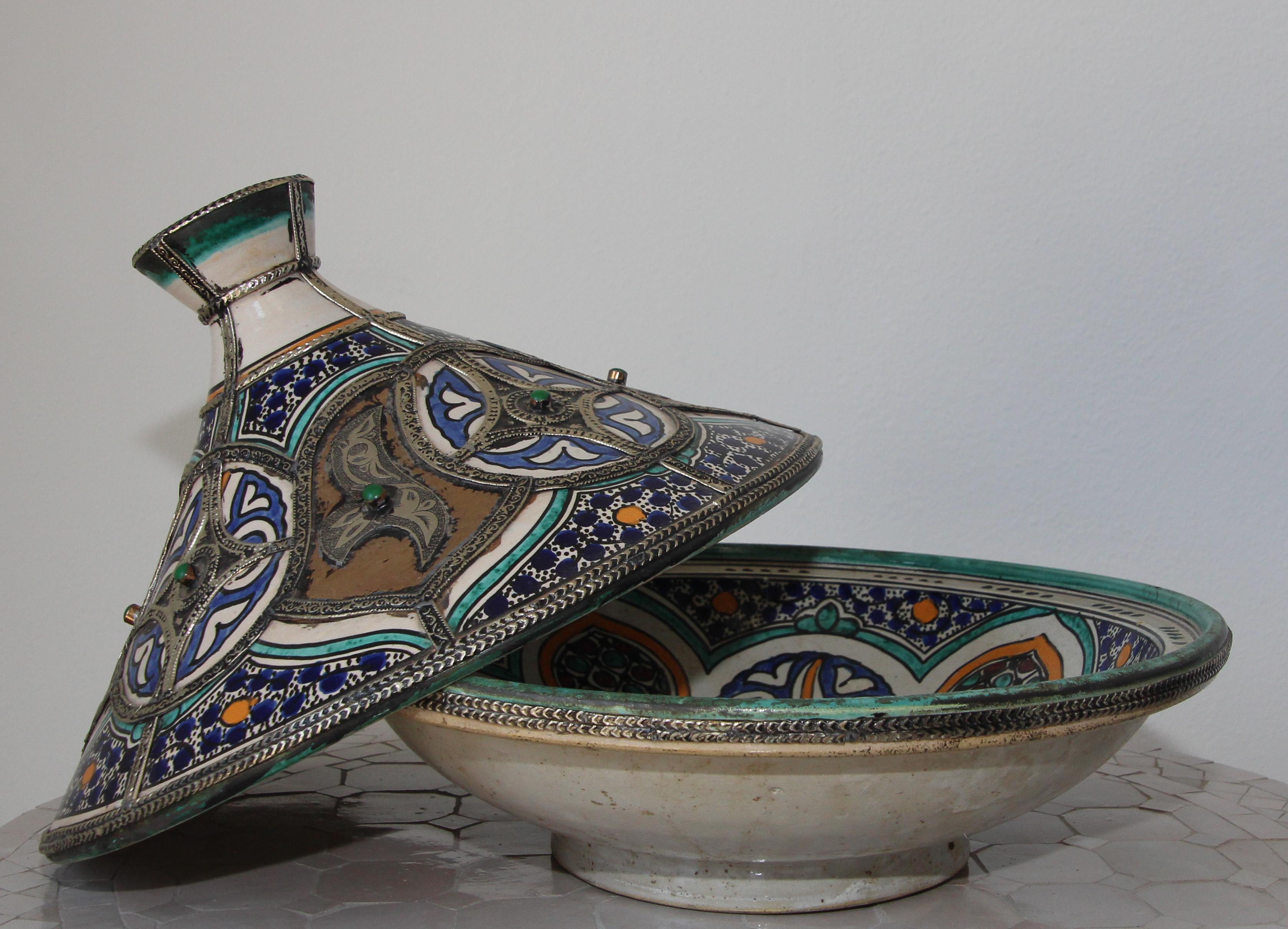 Bol en céramique marocaine avec couvercle Tajine de Fez Polychrome en vente 1