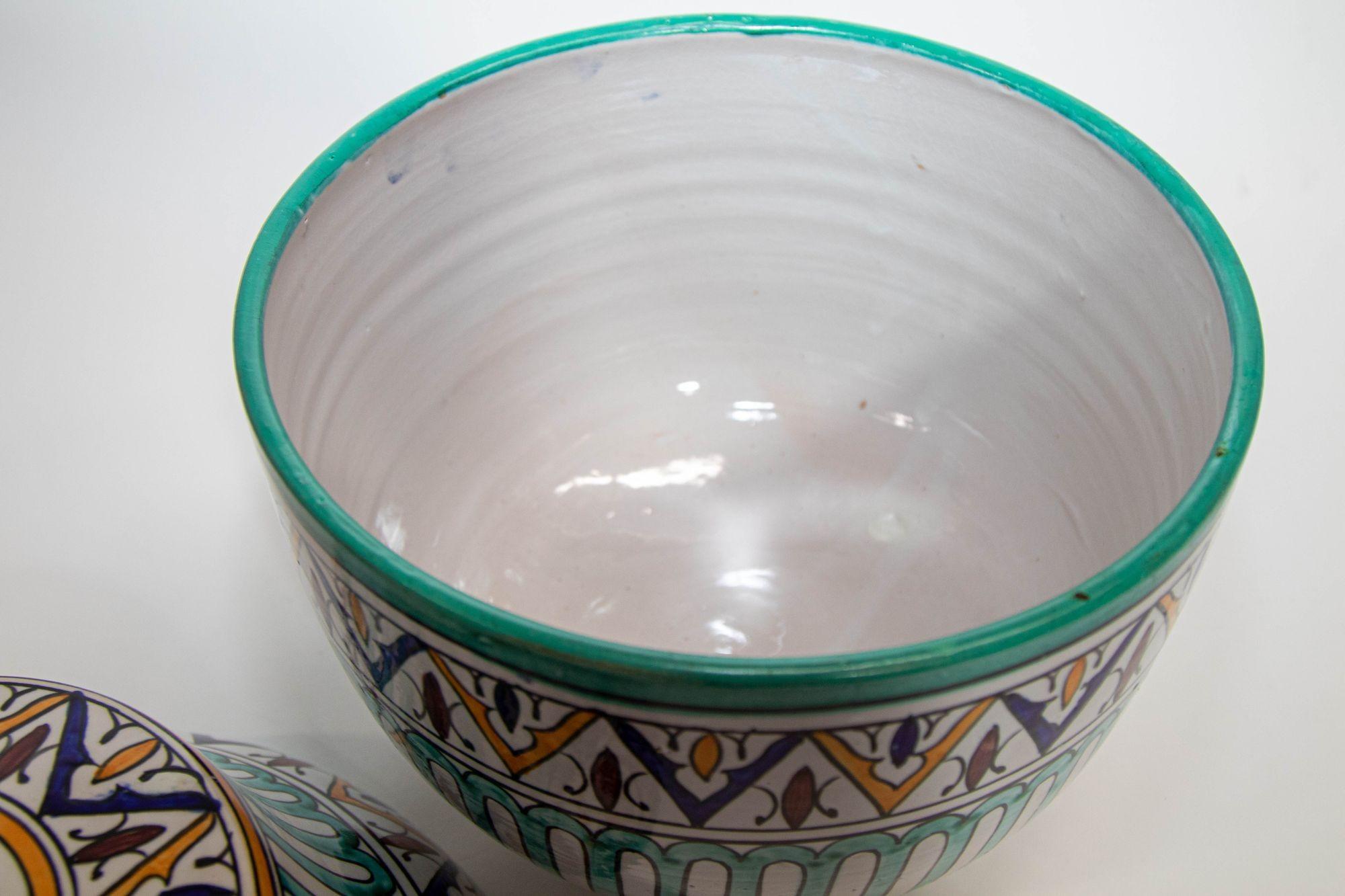 Jarra con tapa de cerámica marroquí hecha a mano en Fez Marruecos Años 50 Hecho a mano en venta