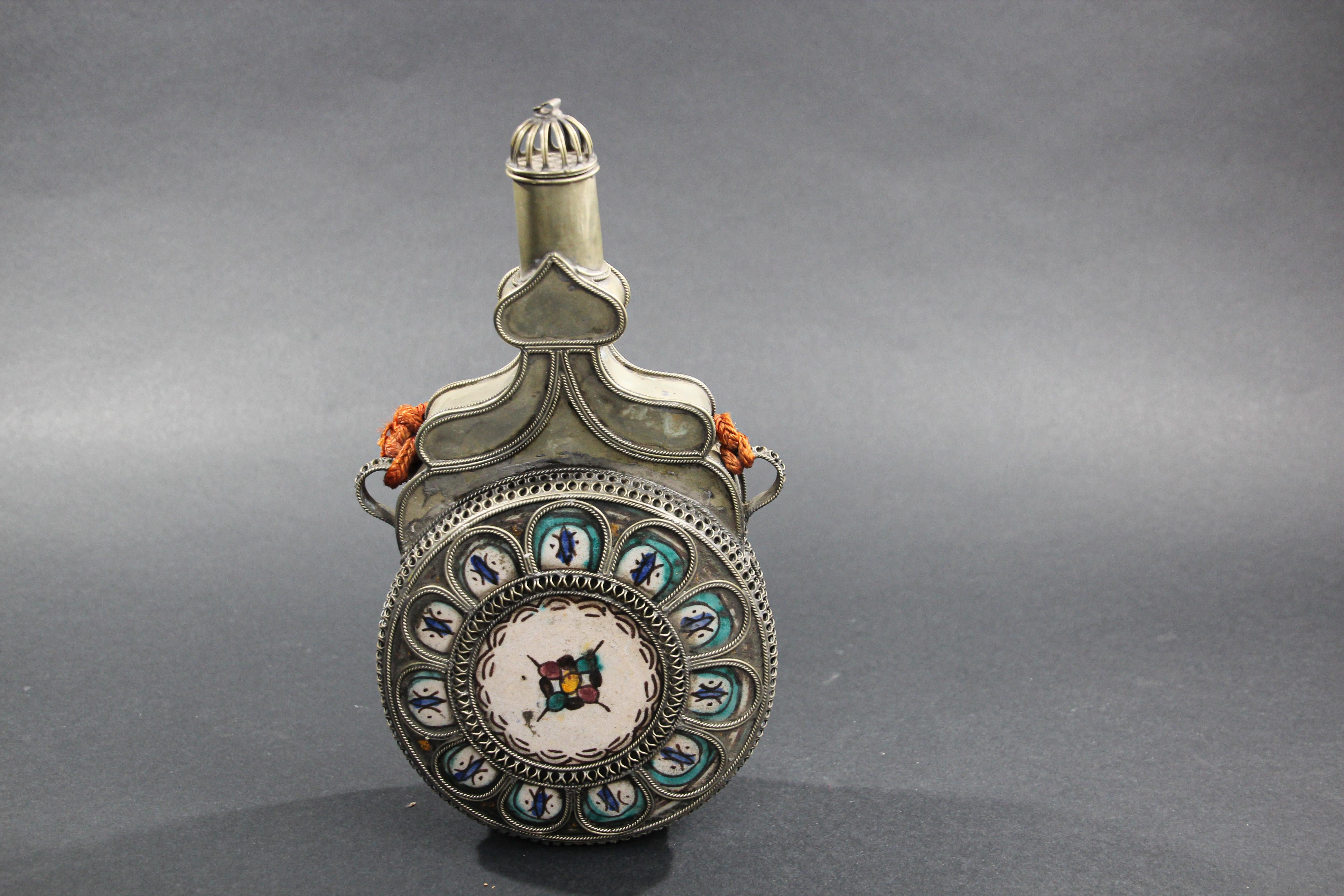 Moroccan Ceramic Flask Bottle from Fez with Silvered Filigree In Good Condition For Sale In North Hollywood, CA