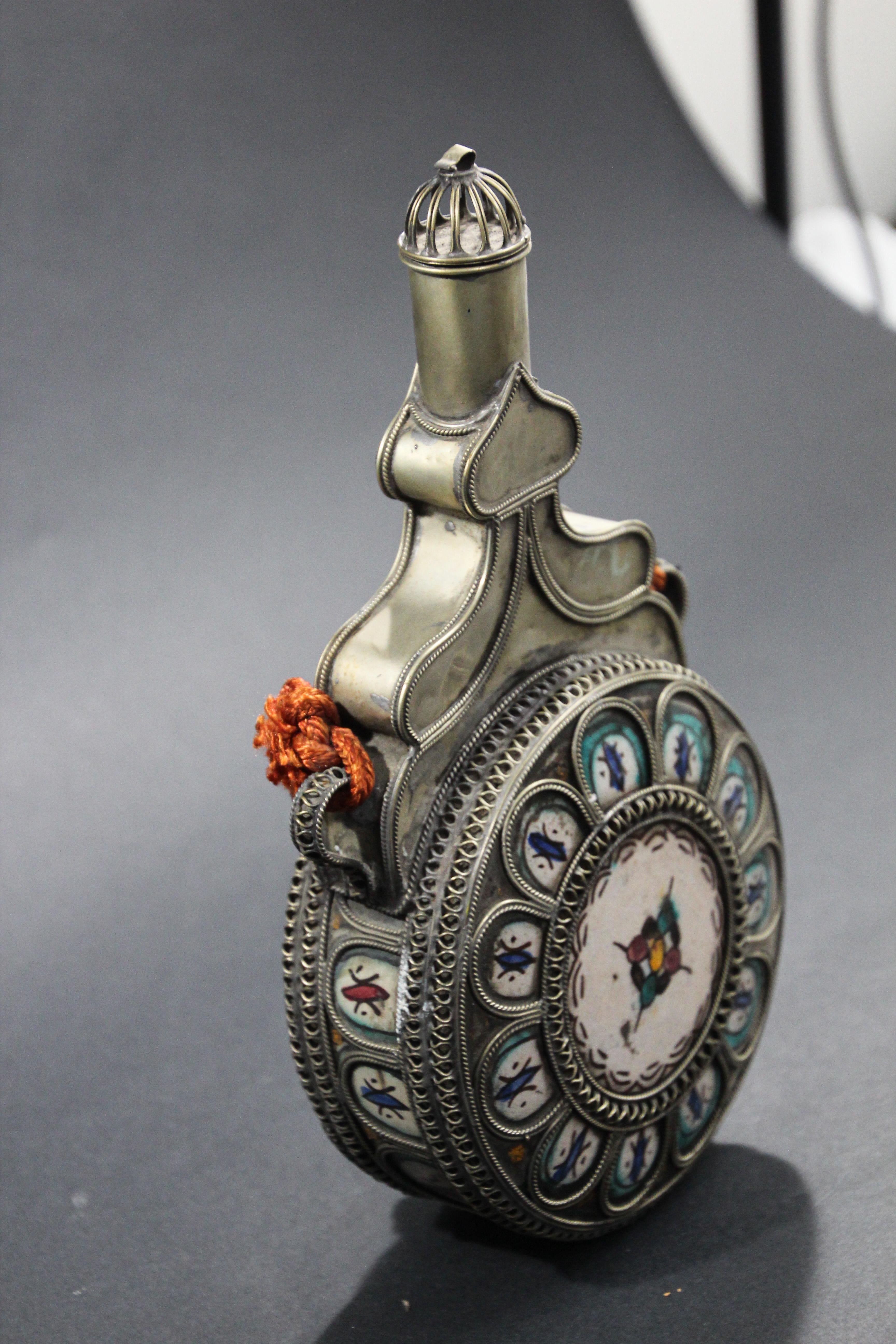 Moroccan Ceramic Flask Bottle from Fez with Silvered Filigree For Sale 2