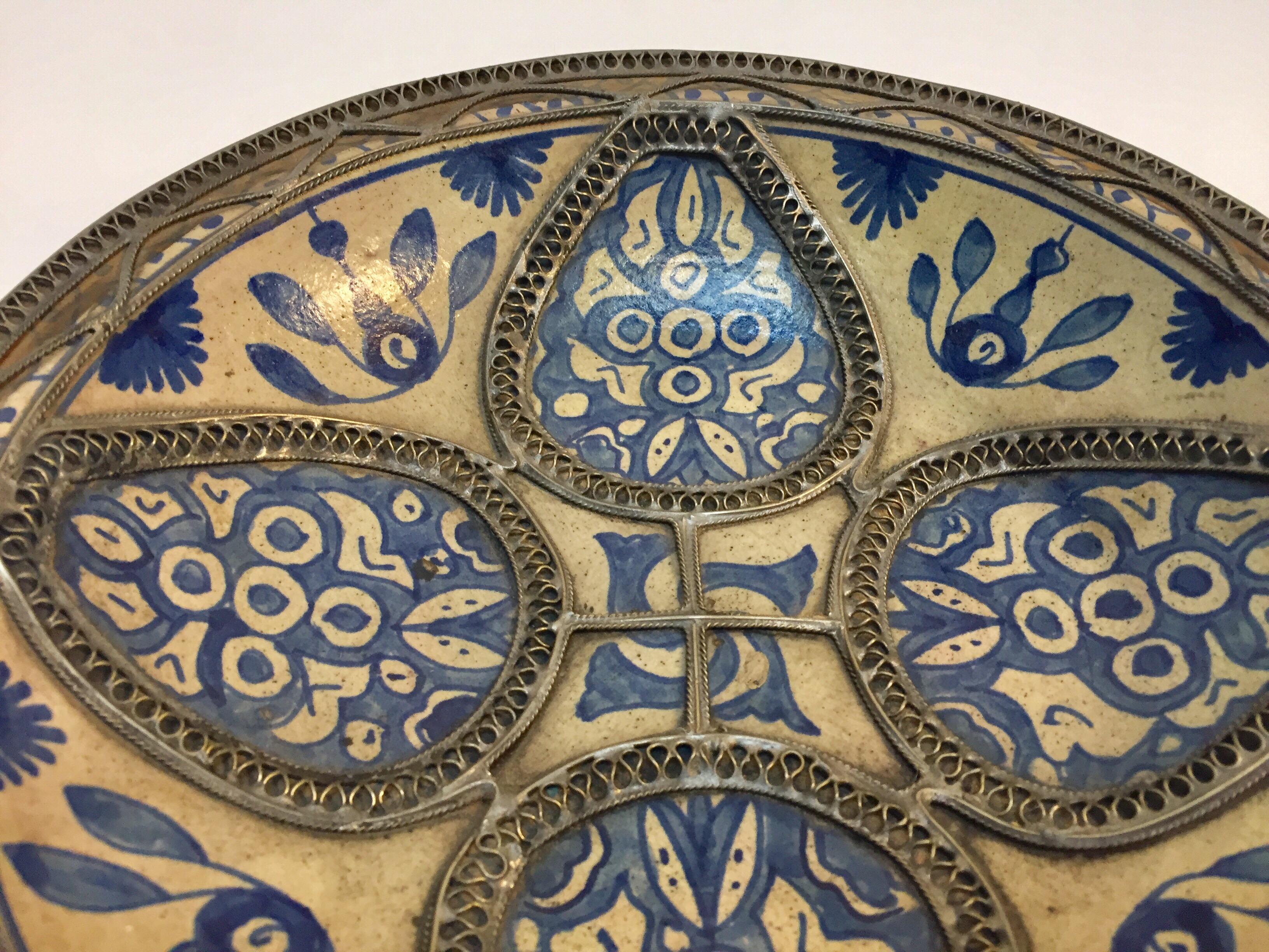 Moroccan Ceramic Plate Adorned with Silver Filigree from Fez In Good Condition In North Hollywood, CA