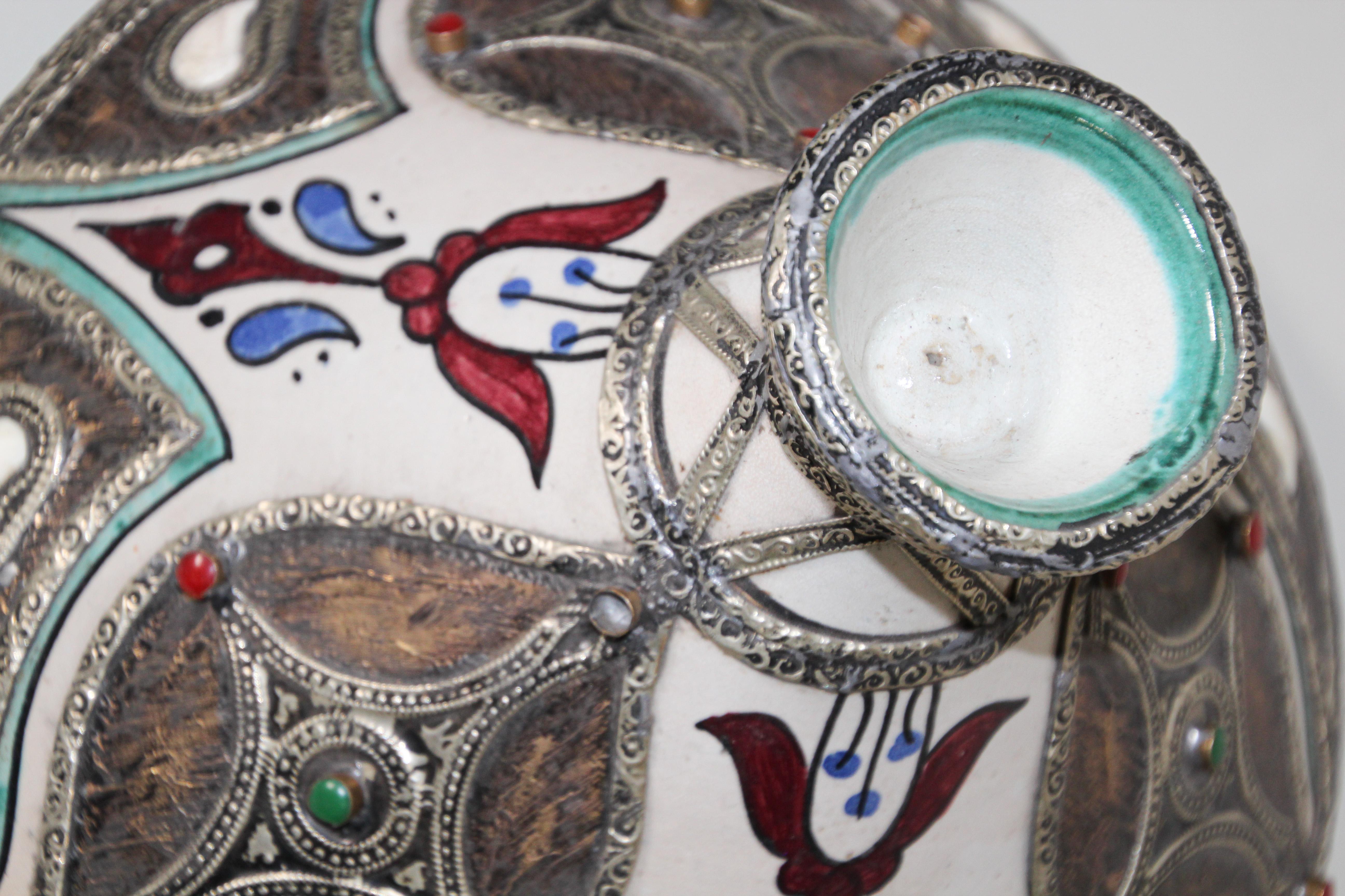 Antique Moroccan Ceramic Tajine from Fez Polychrome For Sale 10