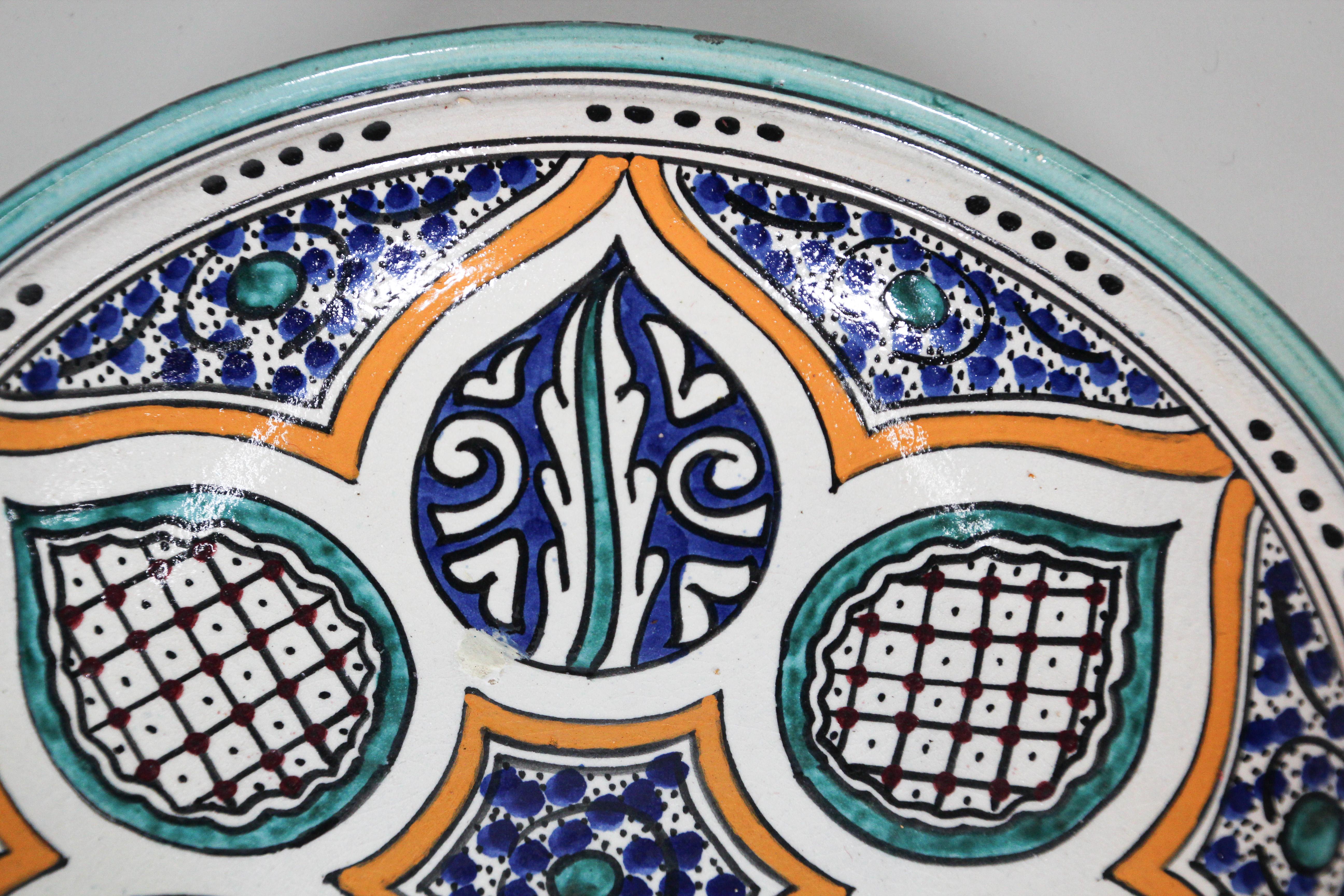 Antiker marokkanischer Tajine aus Keramik aus Fez Polychrome im Angebot 3