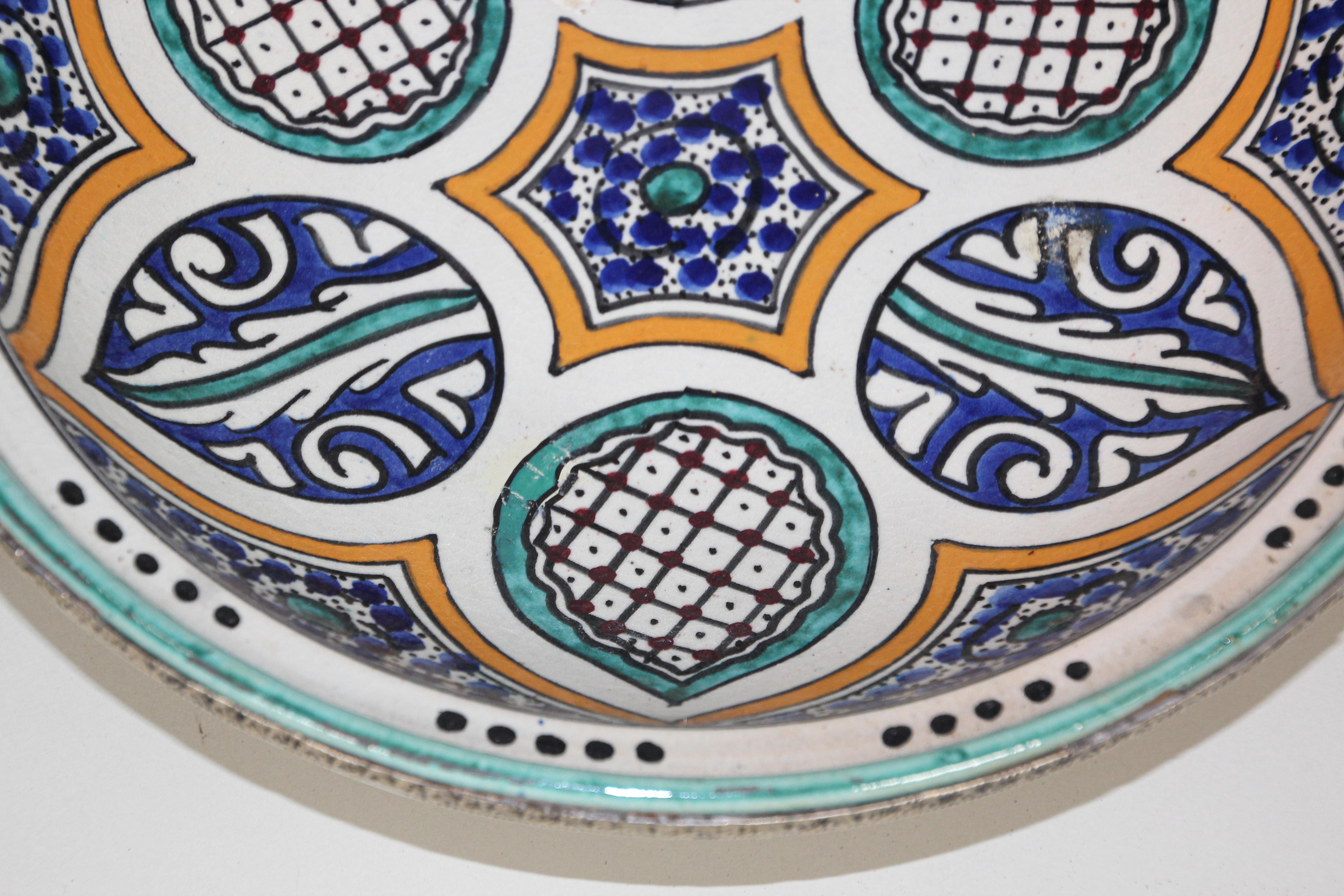 Antiker marokkanischer Tajine aus Keramik aus Fez Polychrome im Angebot 4