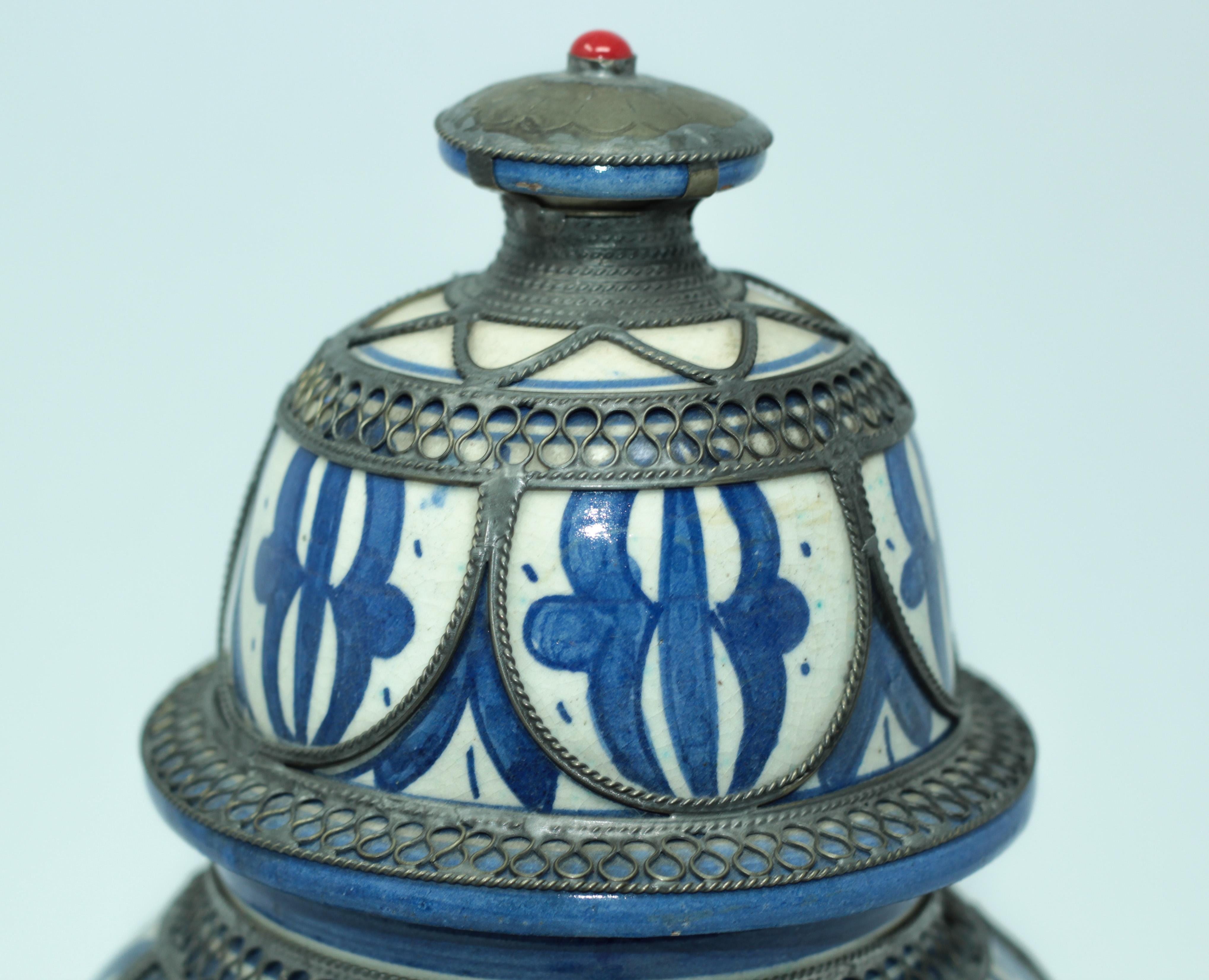 Moroccan Ceramic Vase from Fez Blue and White with Silver Filigree In Good Condition For Sale In North Hollywood, CA