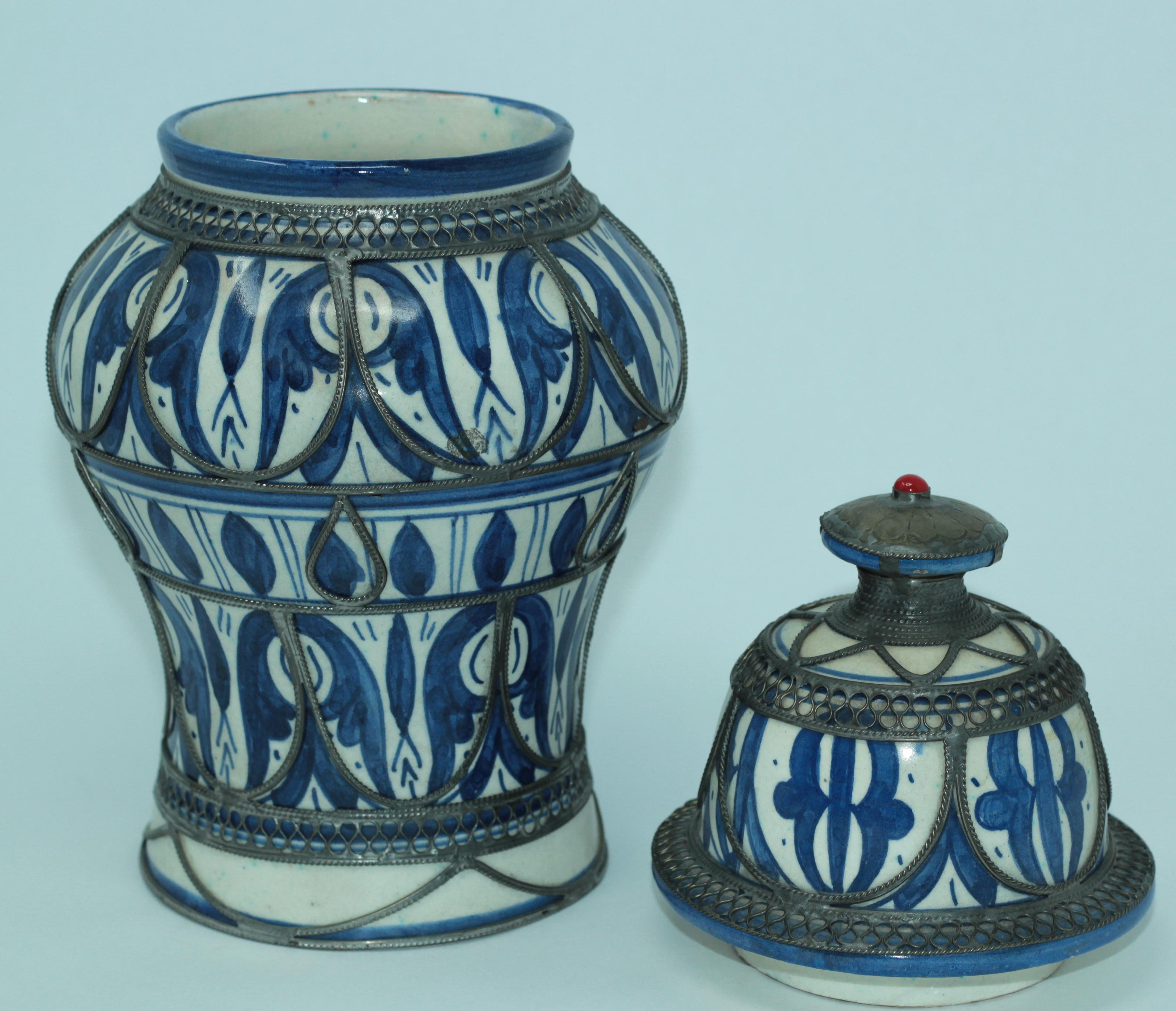 Moroccan Ceramic Vase from Fez Blue and White with Silver Filigree For Sale 2