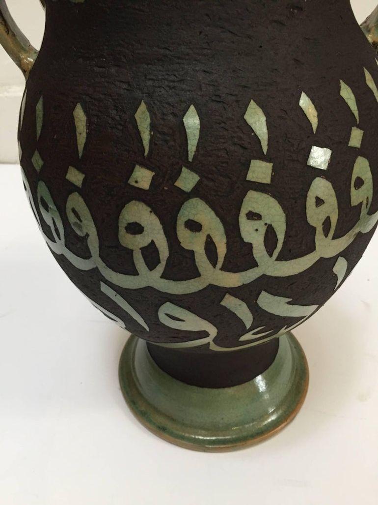 XX secolo Vasi marocchini in ceramica con calligrafia moresca realizzati a mano a Fez, una coppia in vendita