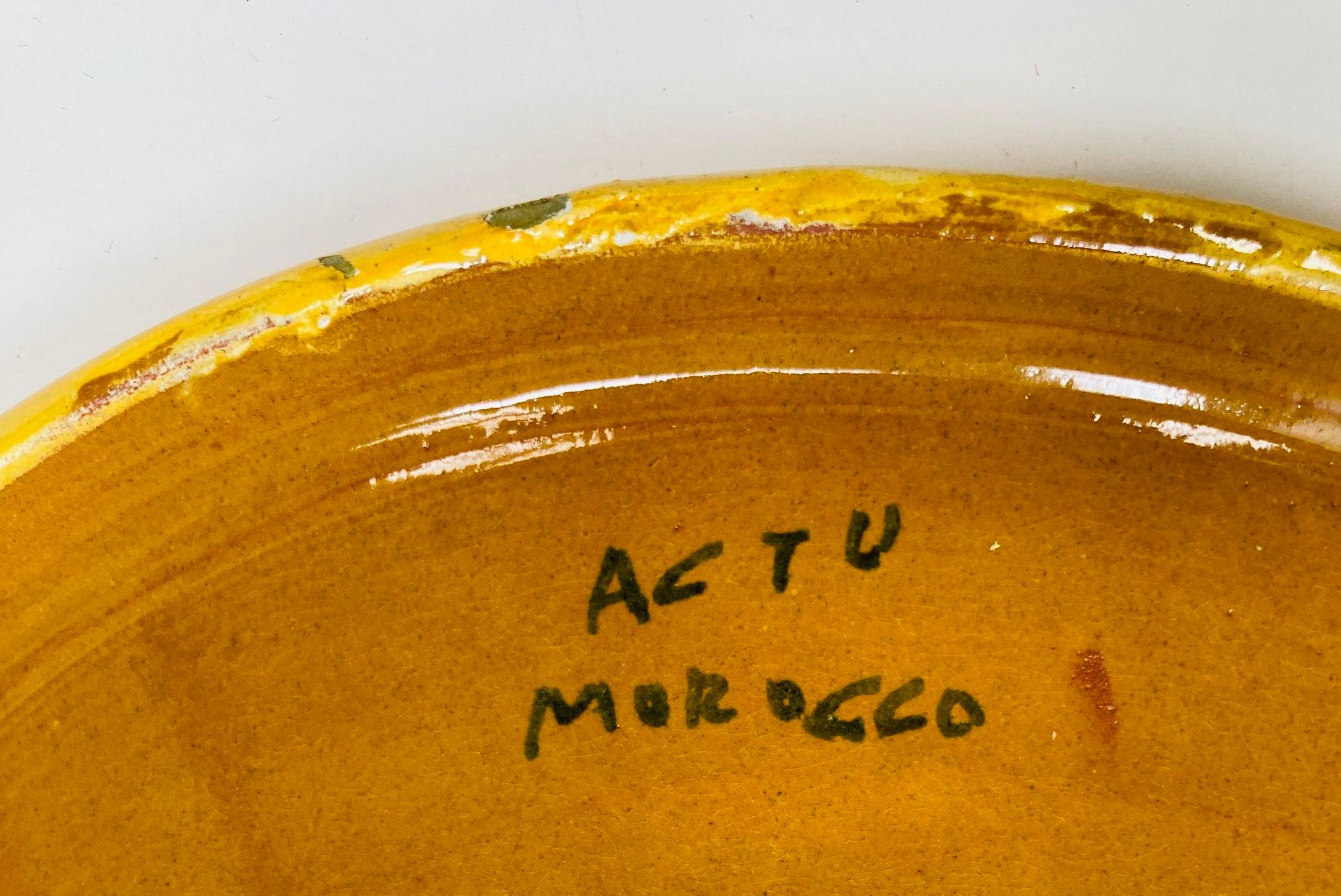 Plato Servidor Tagine Marroquí de Cerámica Amarilla Hecho a Mano en Marrakech en venta 3