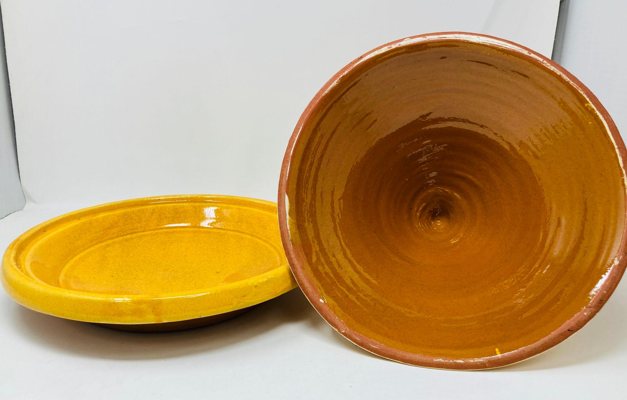 Plato Servidor Tagine Marroquí de Cerámica Amarilla Hecho a Mano en Marrakech en venta 1