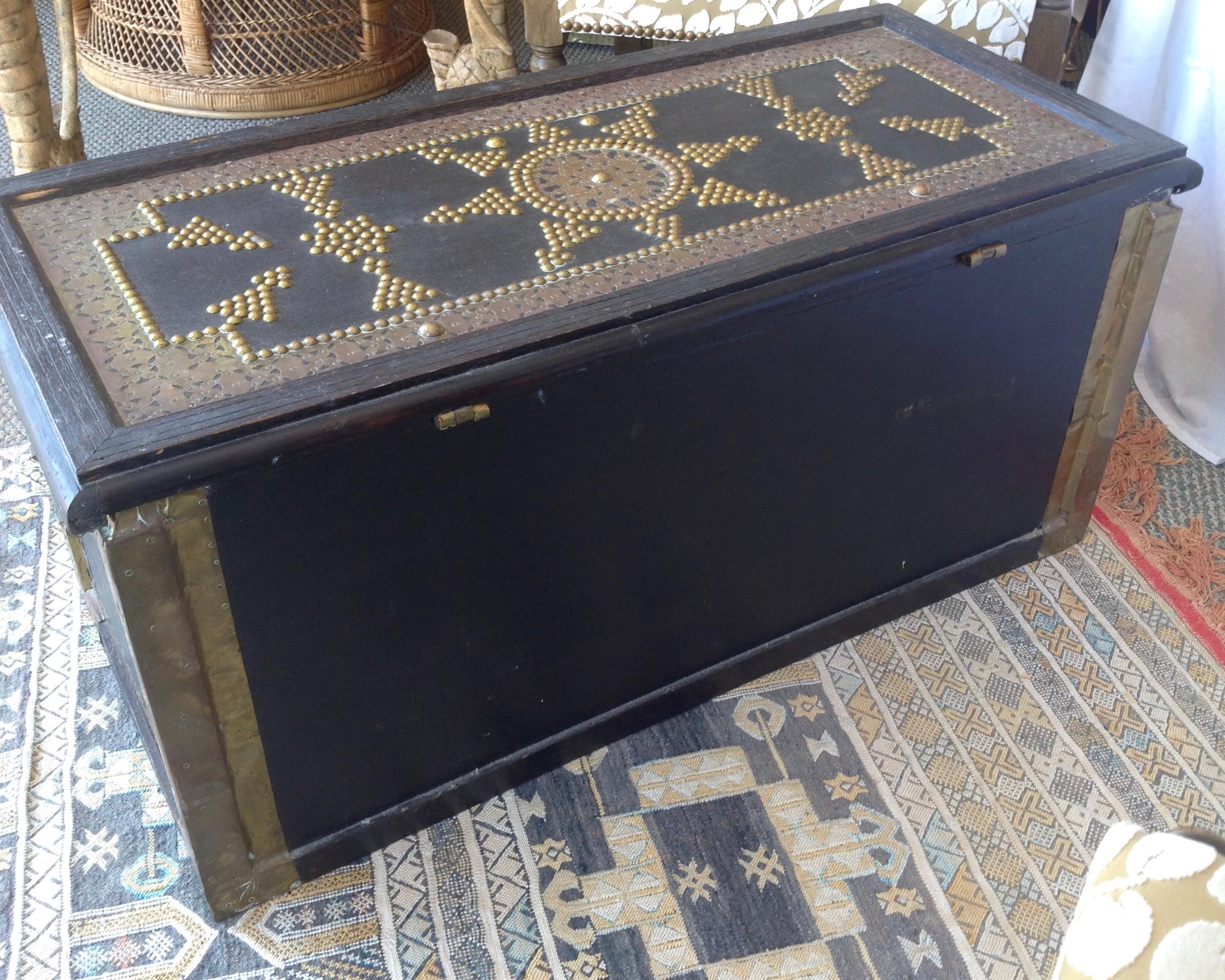 Moroccan Chest / Coffee Table 9