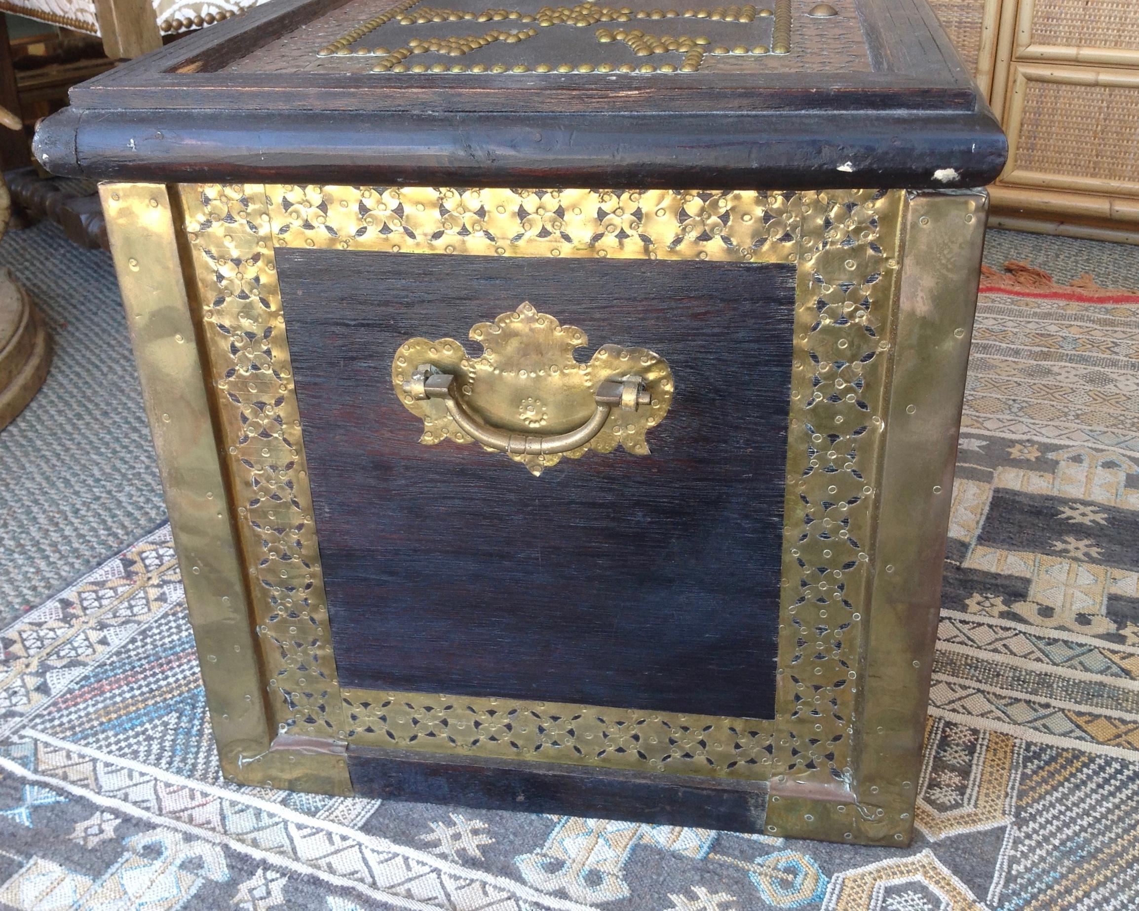 Moroccan Chest / Coffee Table 10