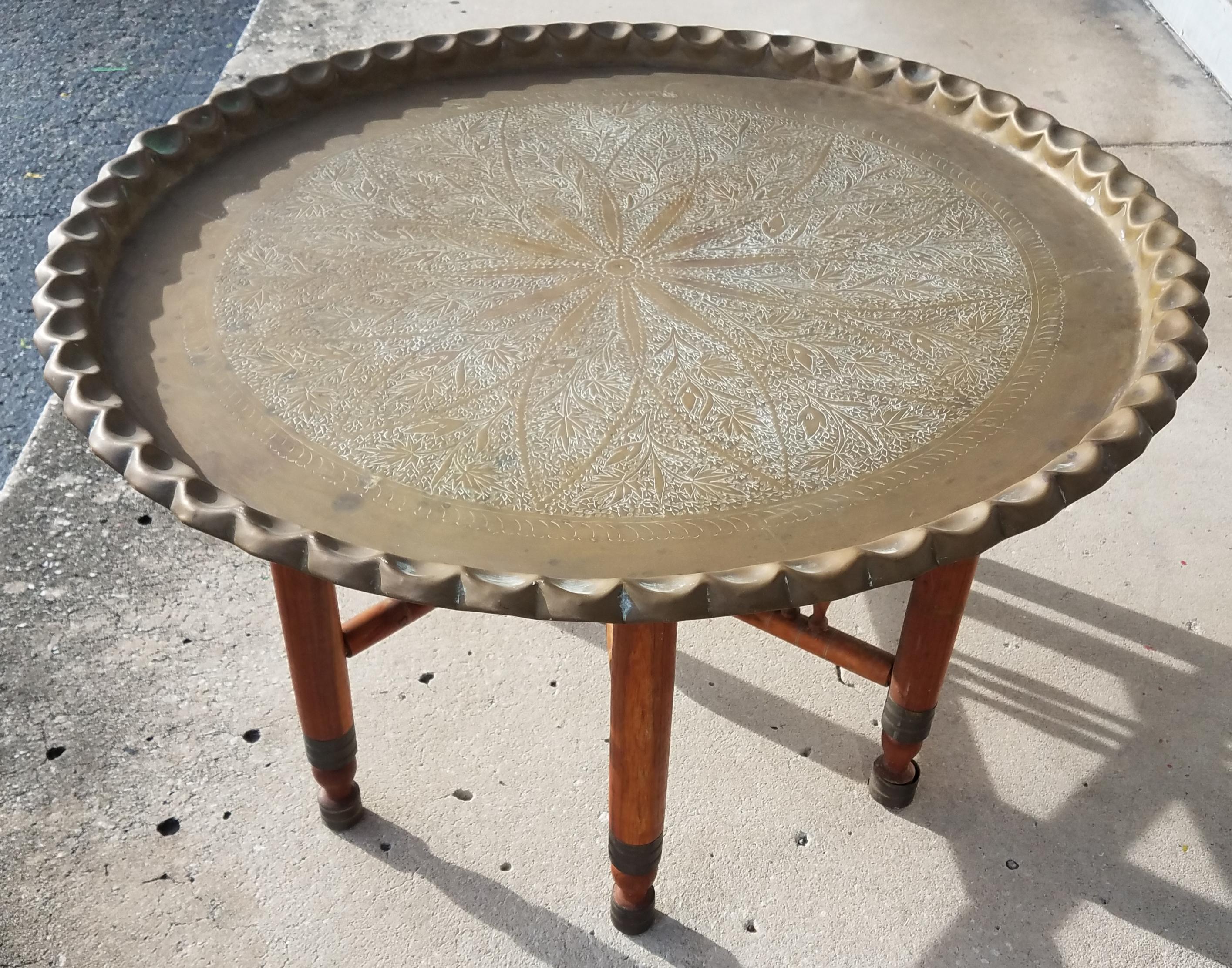 Marocain Table basse marocaine en cuivre, ronde avec base pliante en bois