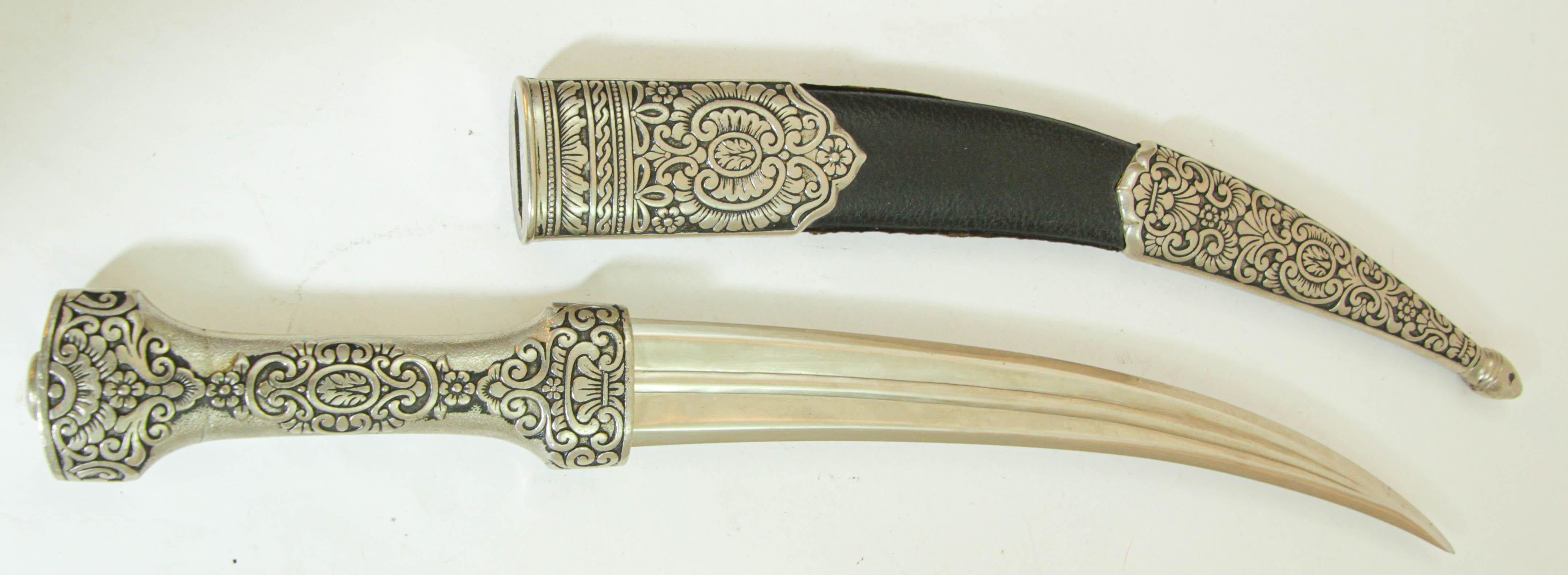 Daga Marroquí Metal Plata Coleccionista Decorativa Khoumya en venta 5