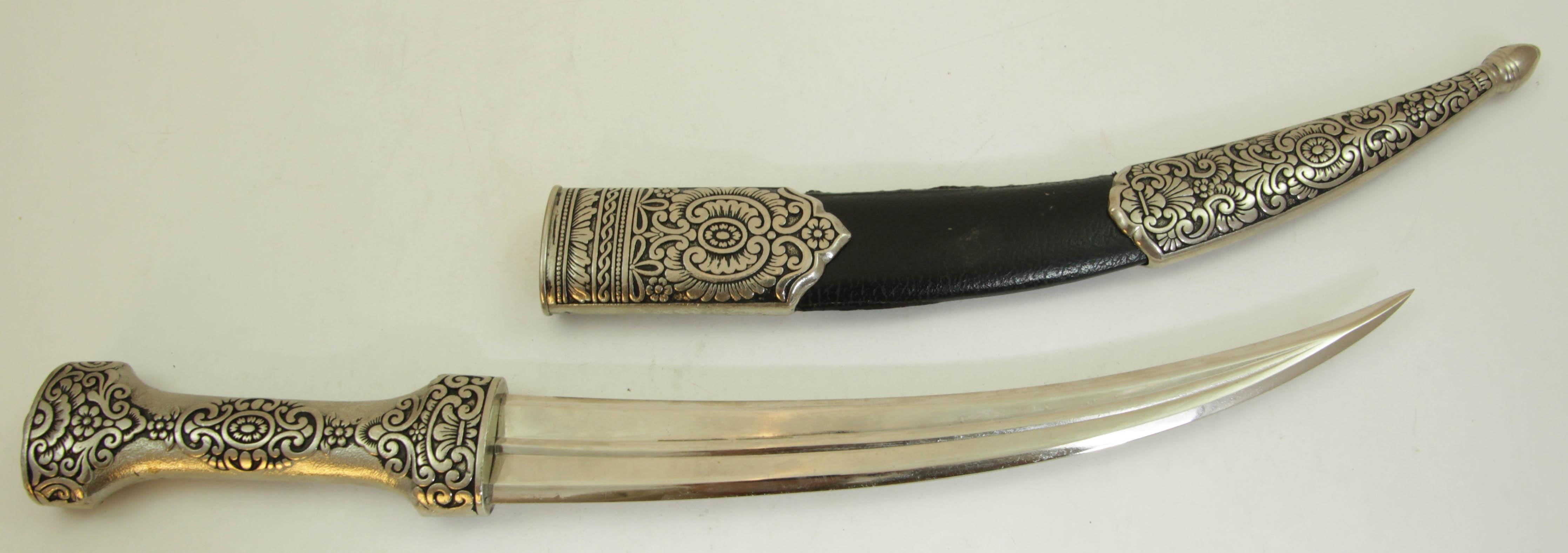 Daga Marroquí Metal Plata Coleccionista Decorativa Khoumya en venta 1