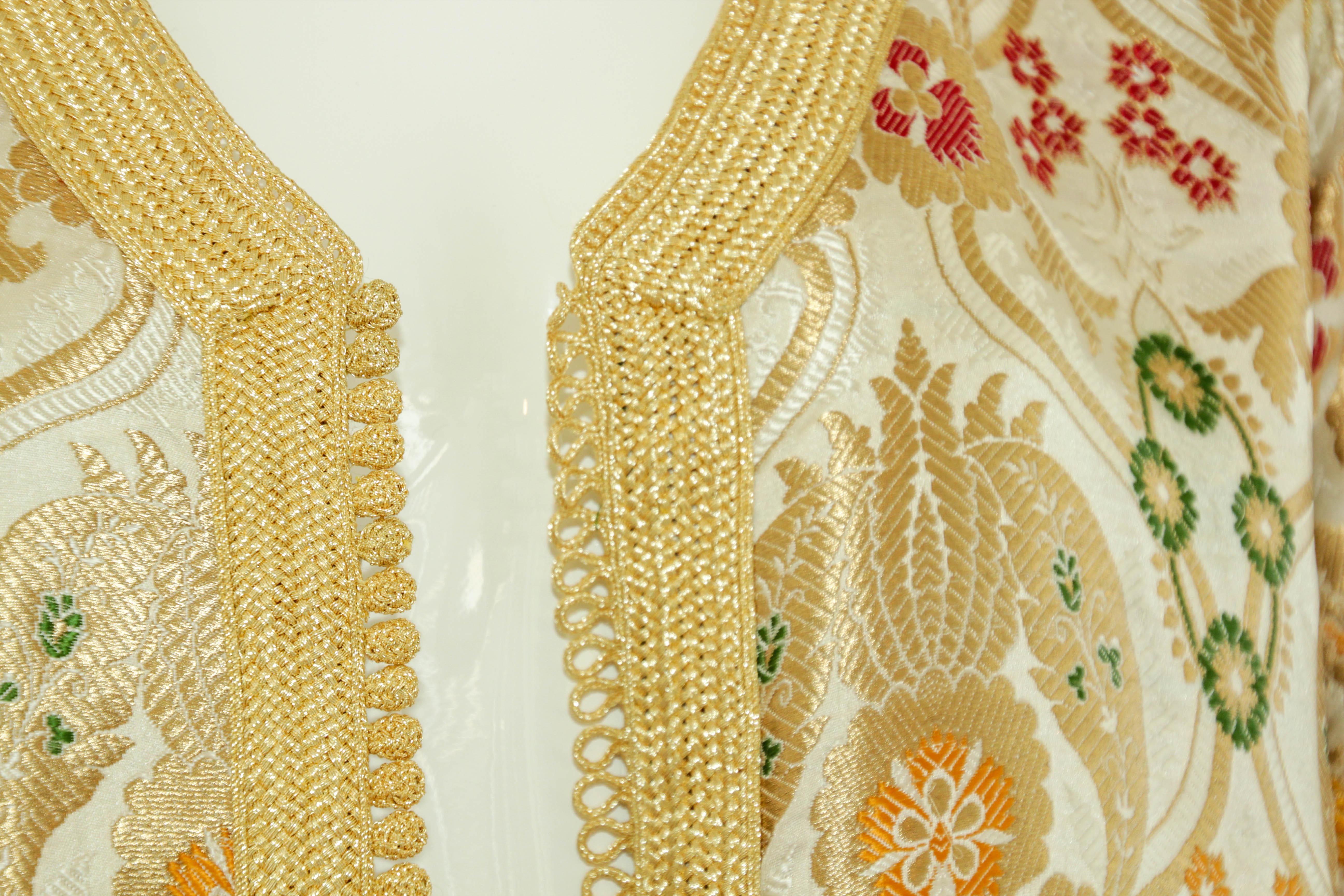 Marokkanischer Damast-Mantel im Fortuny-Stil mit Metallic-Blumenmuster im Angebot 4
