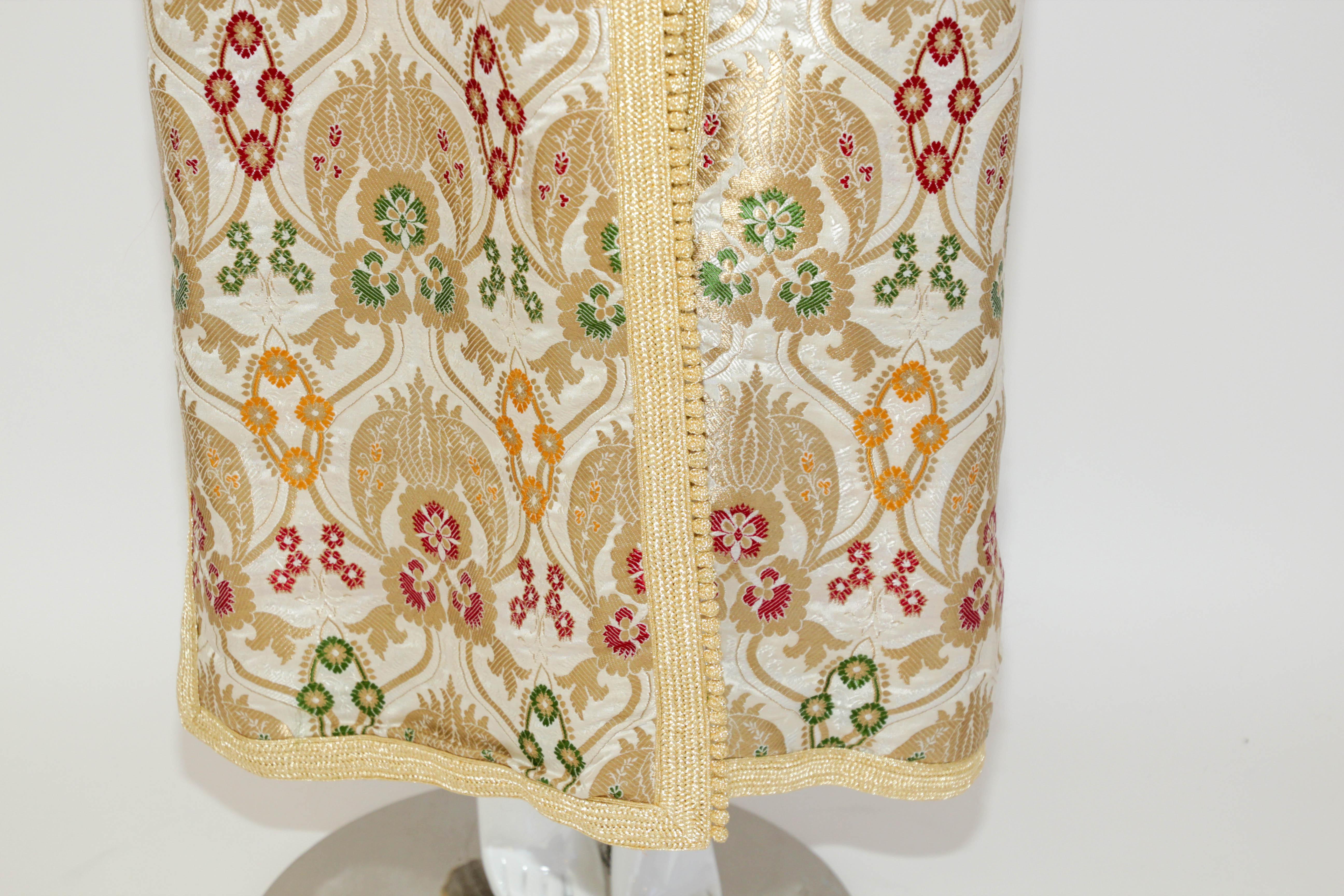 Marokkanischer Damast-Mantel im Fortuny-Stil mit Metallic-Blumenmuster im Zustand „Gut“ im Angebot in North Hollywood, CA