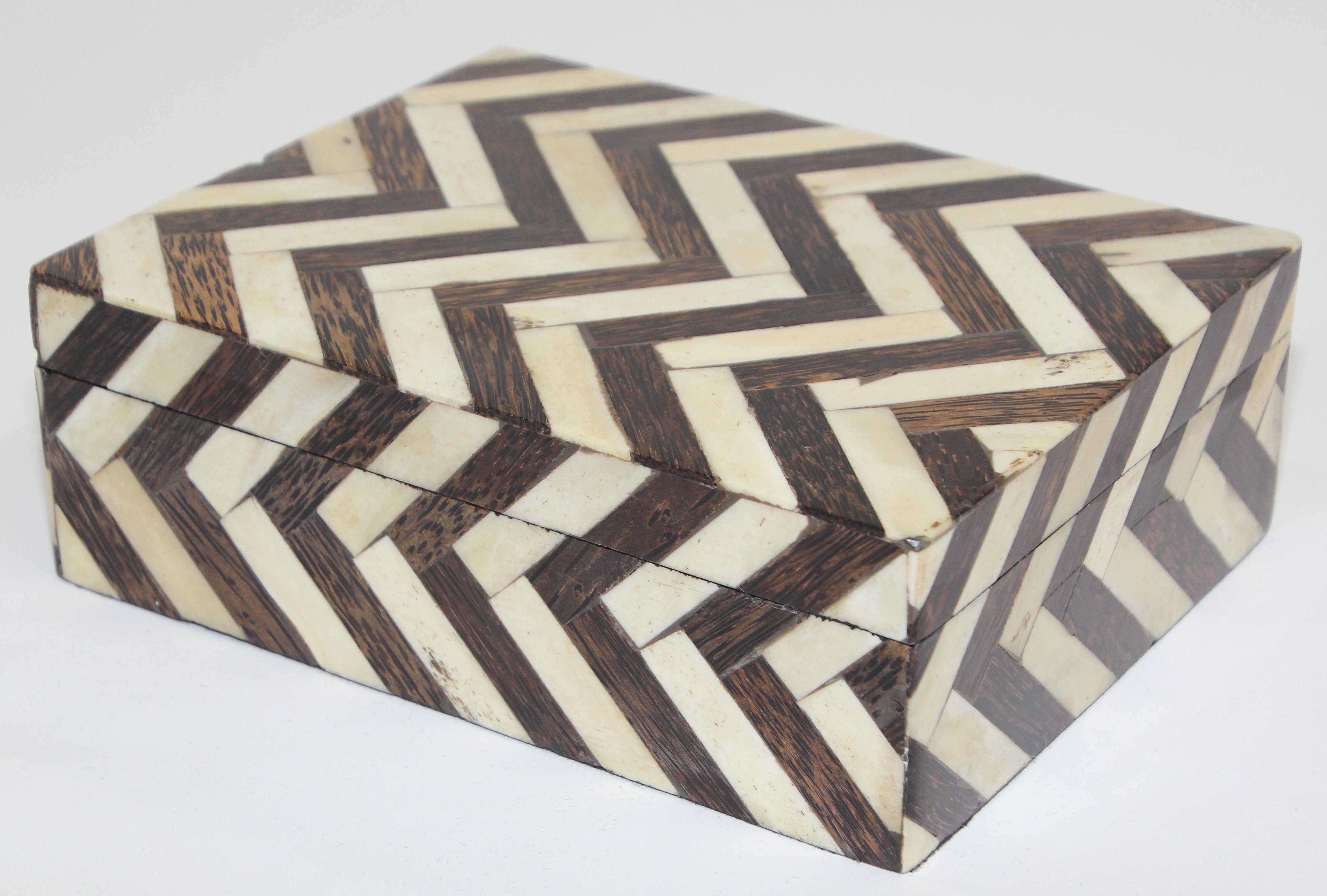 Moorish Moroccan Decorative Box Inlaid with White Bone