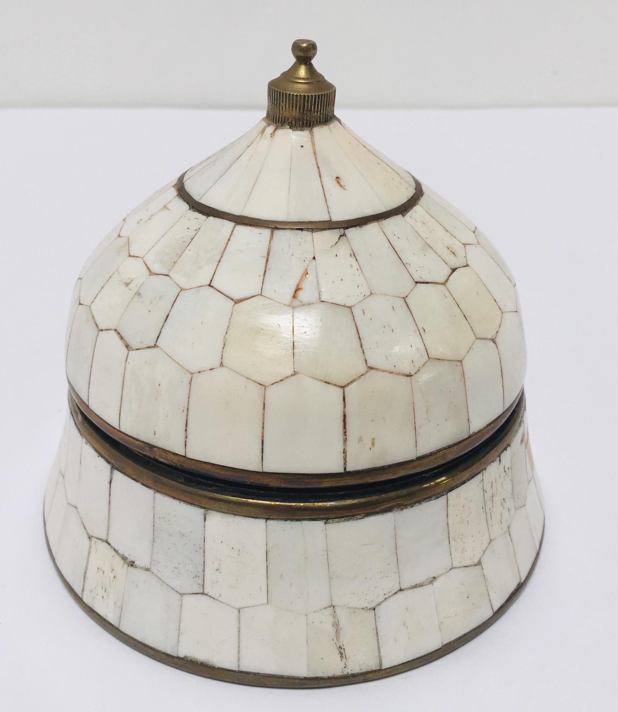 Hand-Crafted Moroccan Decorative Trinket Box Inlaid with White Bone and Brass
