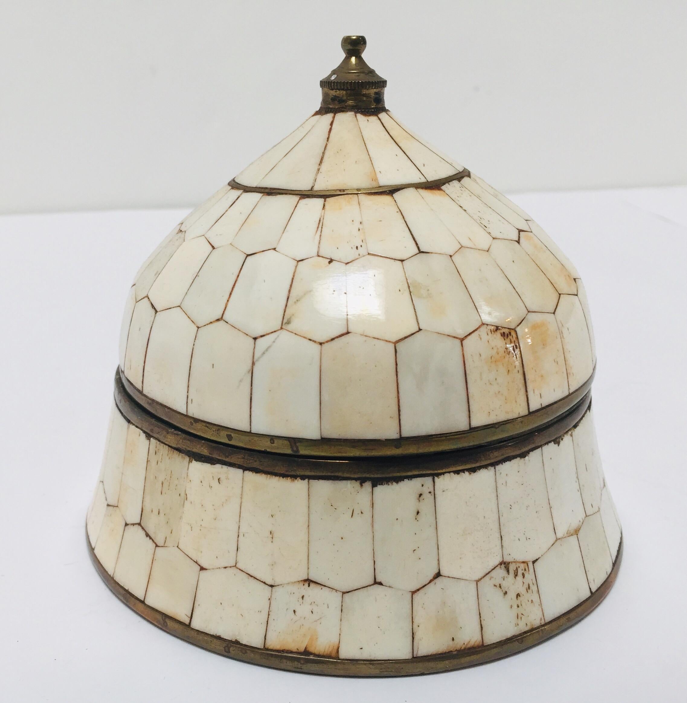 Moroccan Decorative Trinket Lidded Box Inlaid with Bone and Brass 3