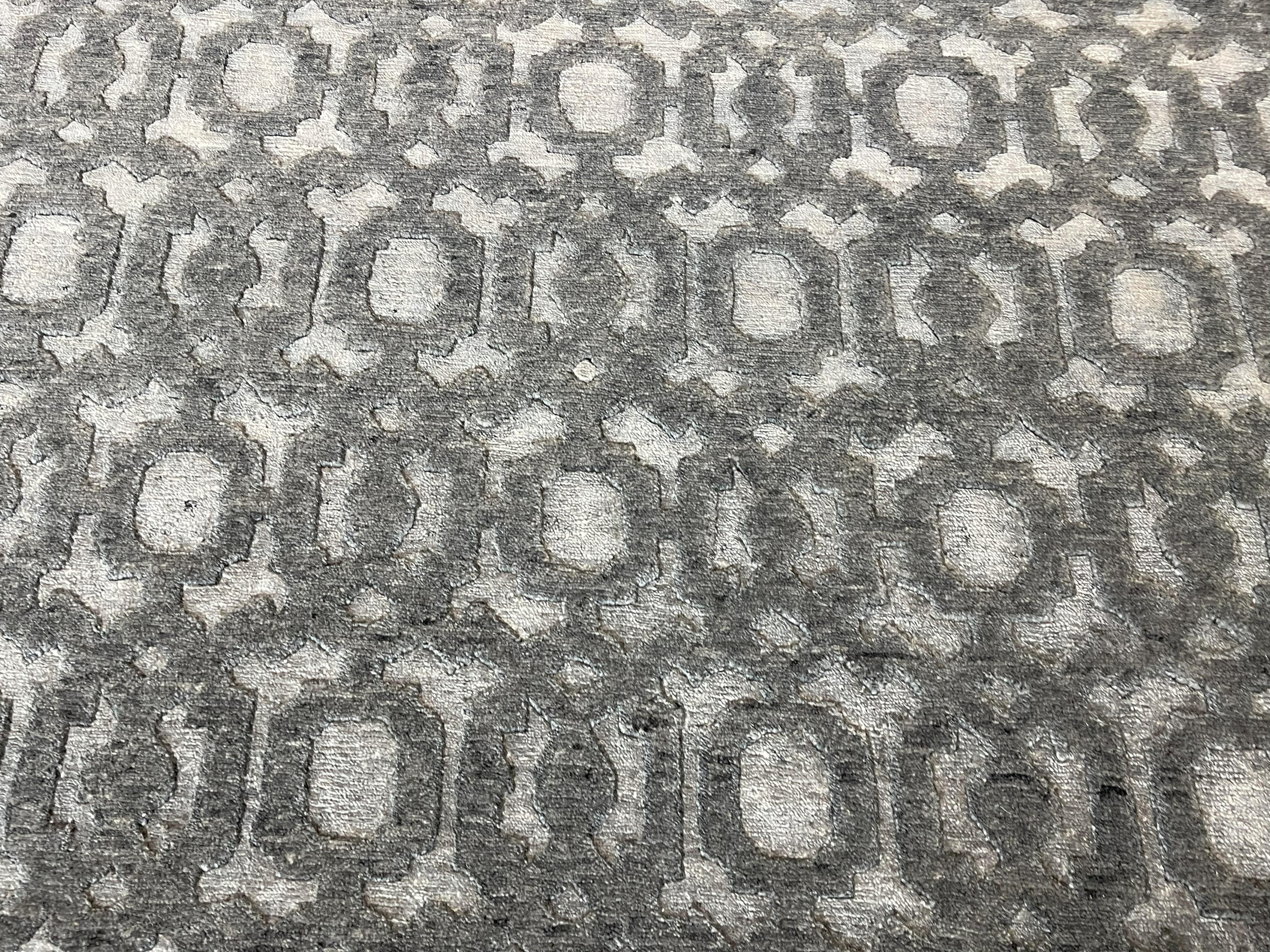 Marokkanischer Design-Teppich im Zustand „Neu“ im Angebot in West Hollywood, CA