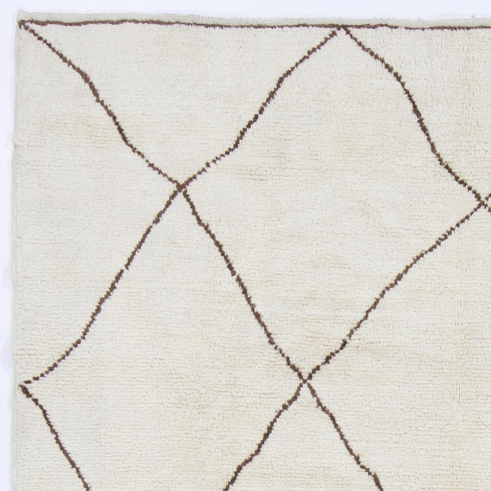 Annodato a mano Tappeto Design/One marocchino. Tutta lana naturale. Tappeto Beni Ourain Tulu con design Atlas in vendita