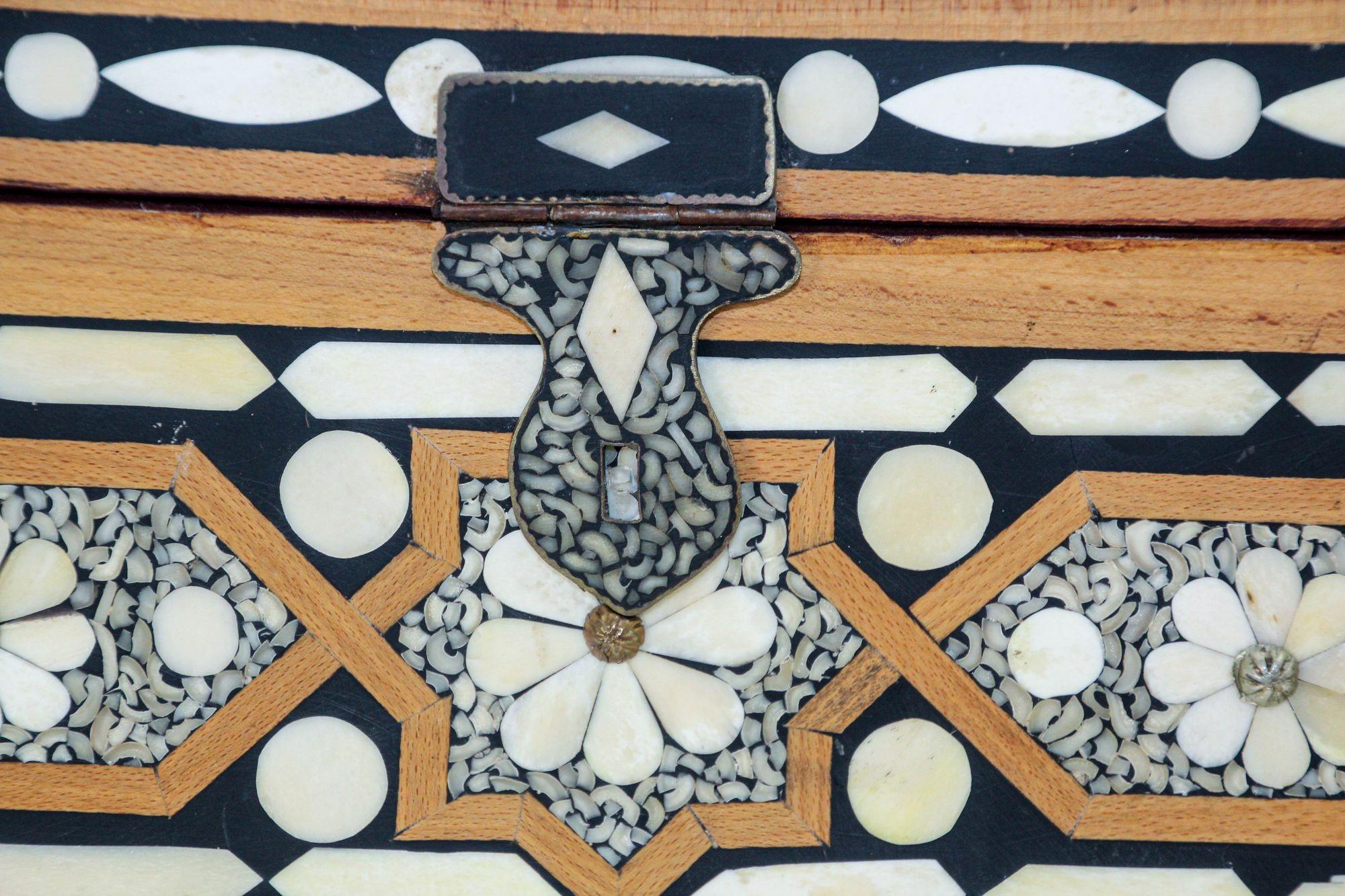 Inlay Moroccan Dowry Box Inlaid with White Camel Bone Rectangular Carved Wood Trunk For Sale