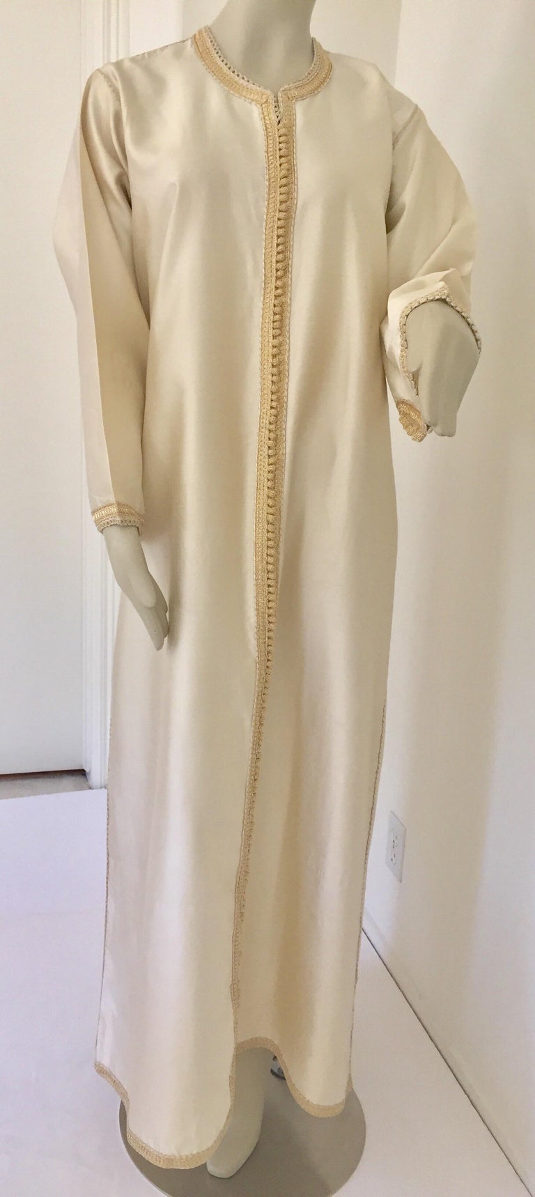 Moroccan Elegant Luxury Dupiono Silk Caftan Gown Maxi Dress For Sale 10