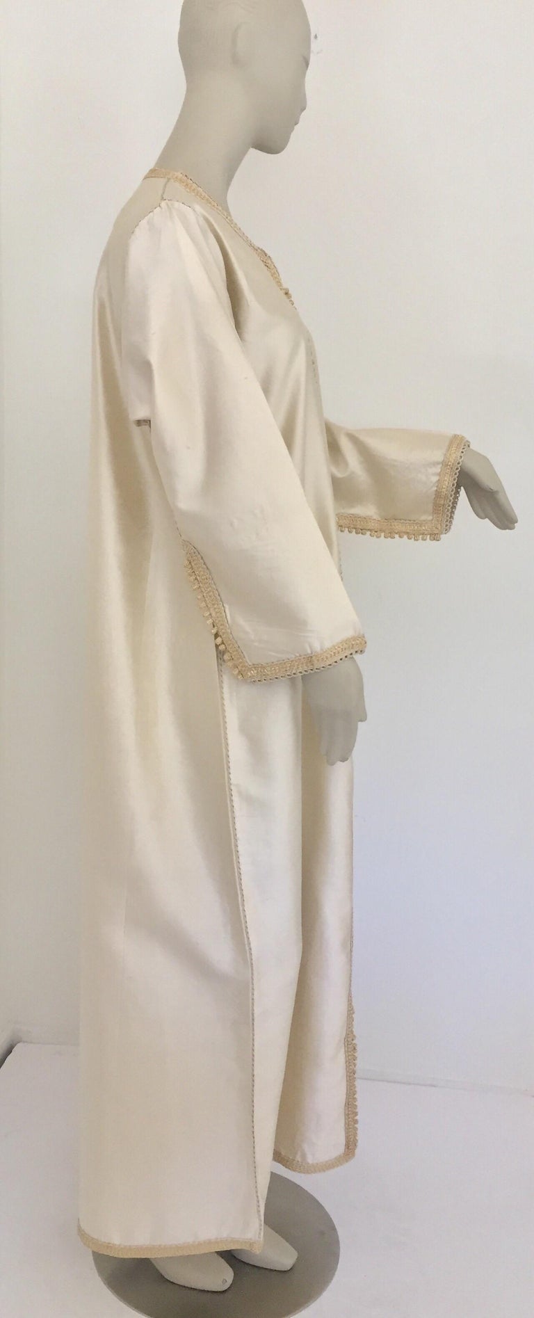 Moroccan Elegant Luxury Dupiono Silk Caftan Gown Maxi Dress For Sale 12
