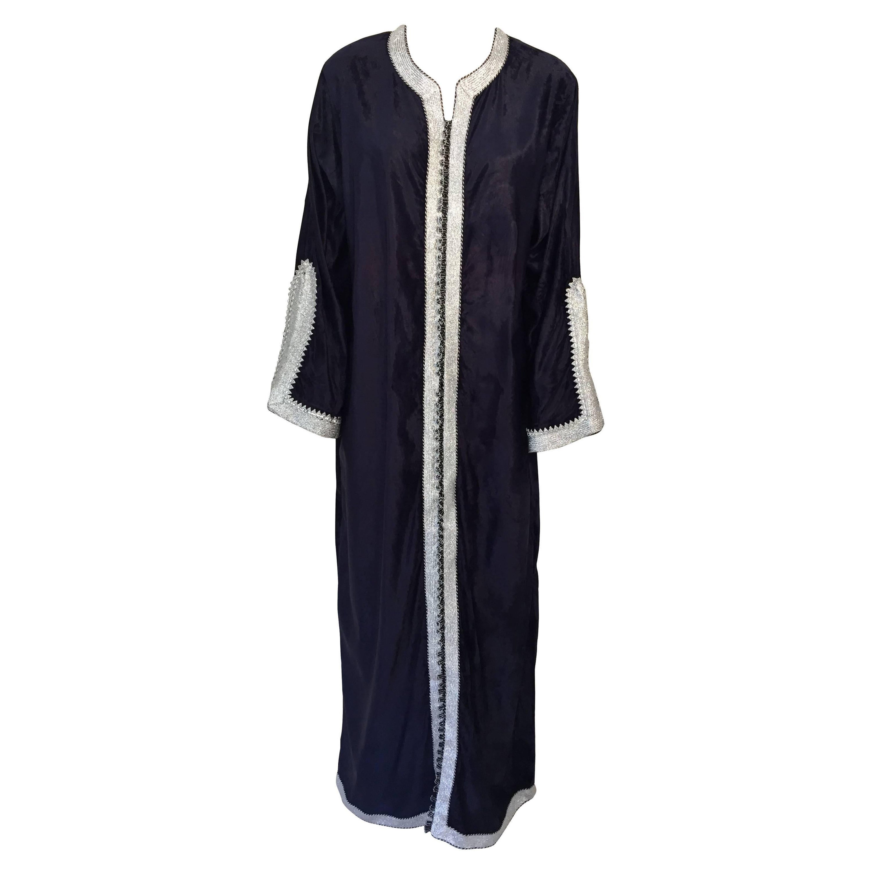 Caftan caftan marocain élégant en velours bleu et argenté