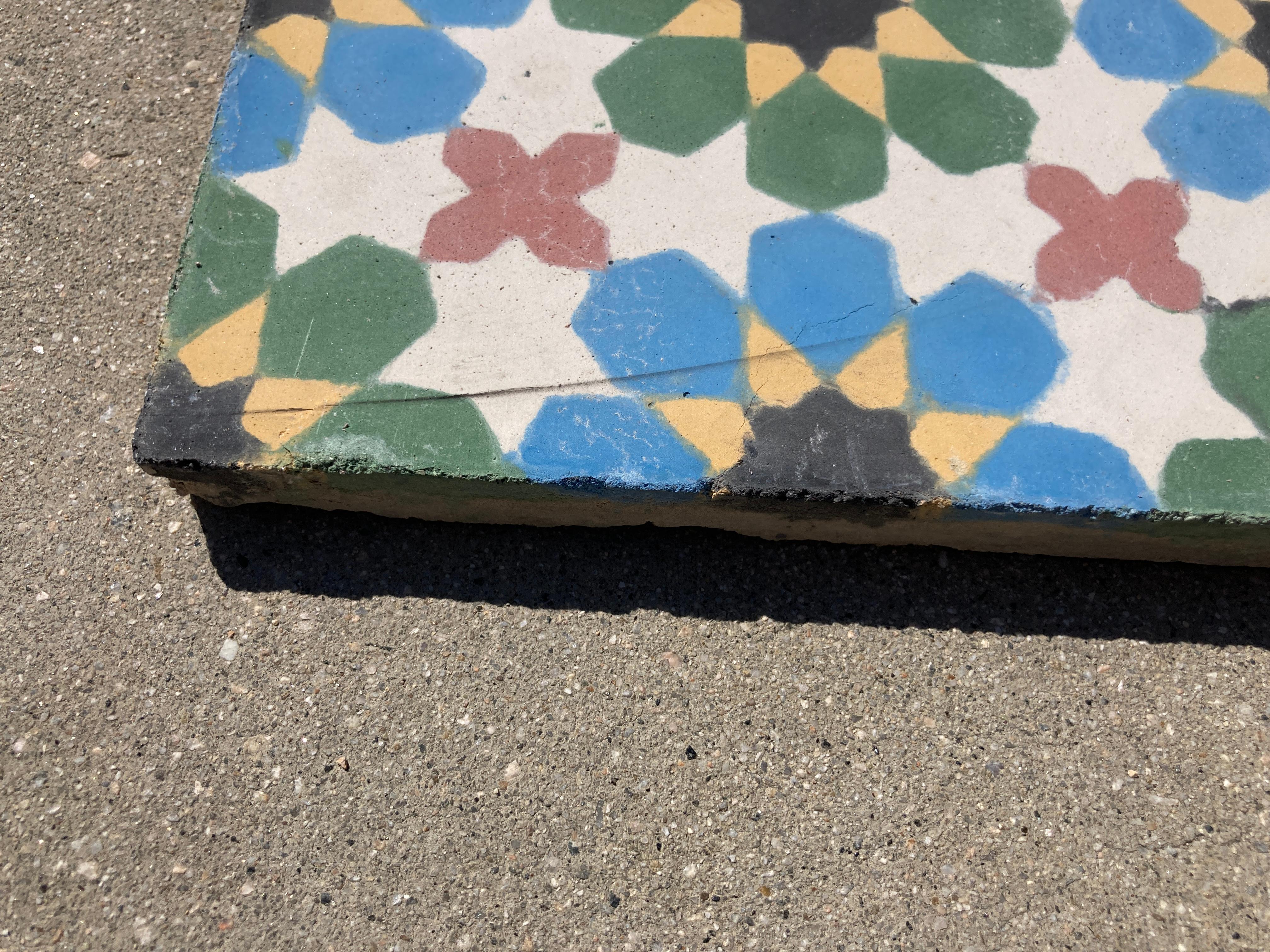 Borde de baldosas de cemento encáustico marroquí con diseño de Fez morisco en venta 2
